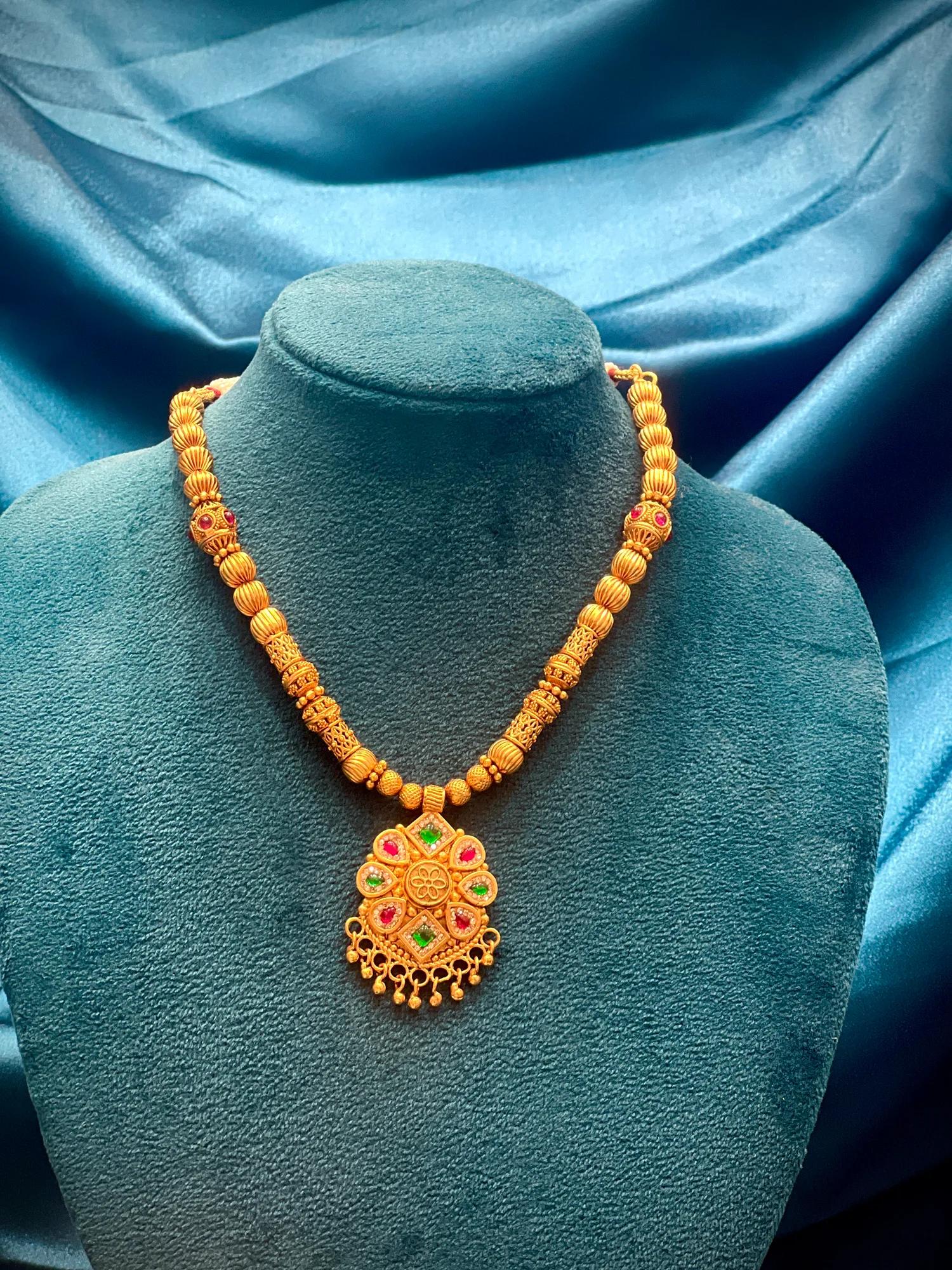 Matt multishape multicolour pendent short haar — Image 2