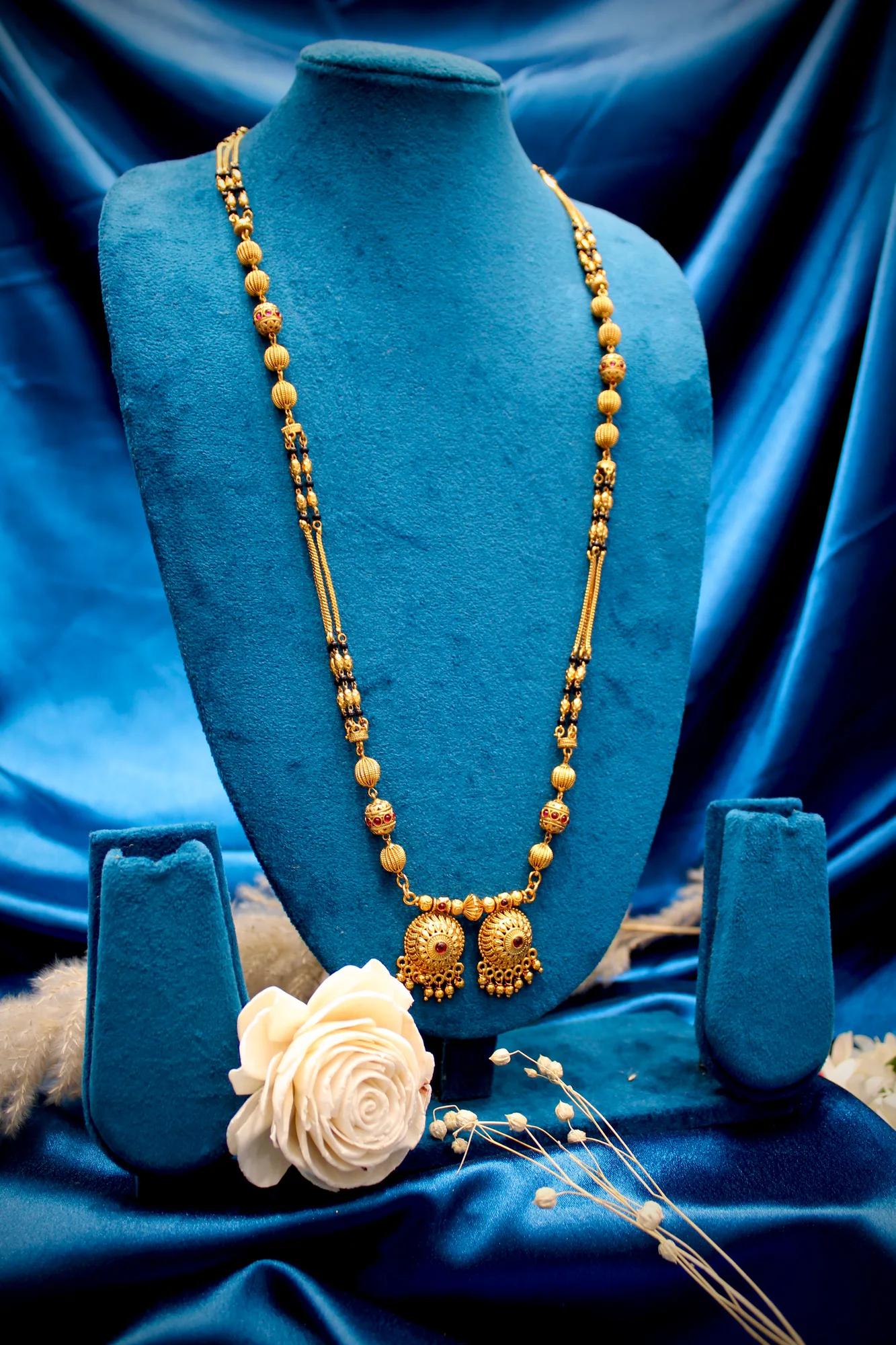 Elegant Antique Gold Twin Disc Mangalsutra Necklace — Image 2