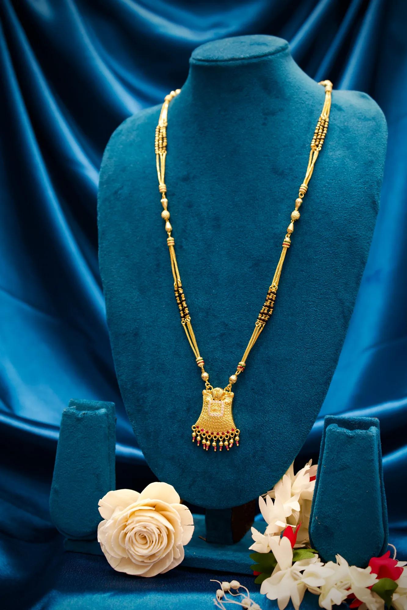 Regal Geometric Pendant Black Bead Mangalsutra