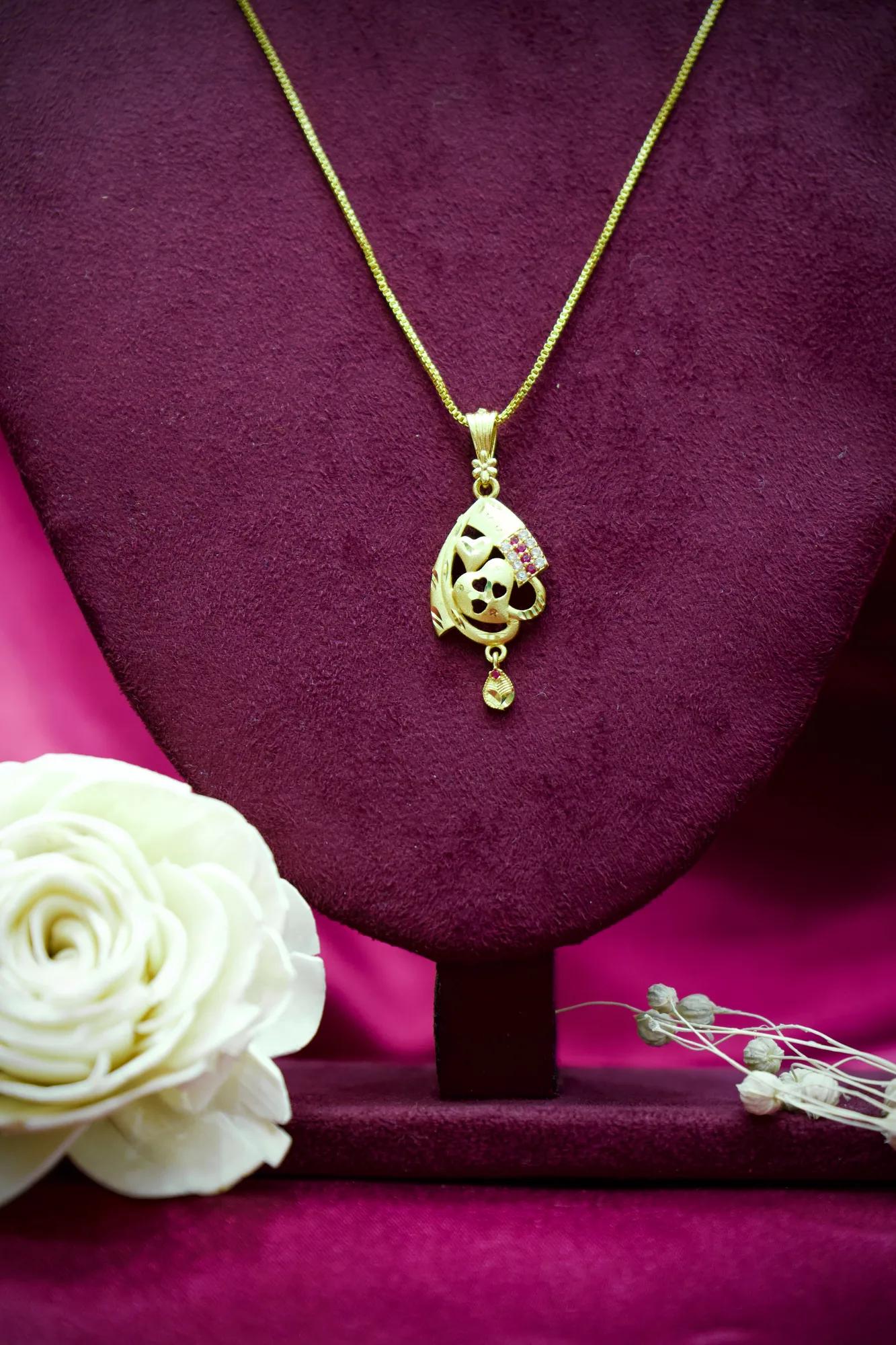 Abstract Heart Motif Gold Pendant Necklace
