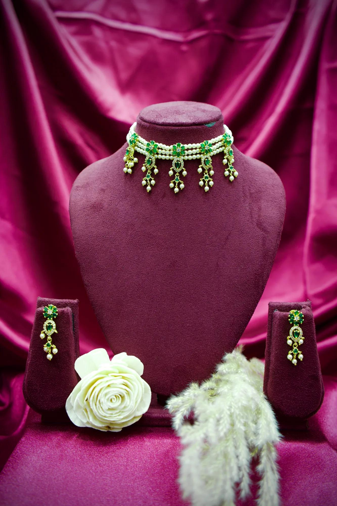 Emerald Floral Pearl Choker Necklace Set
