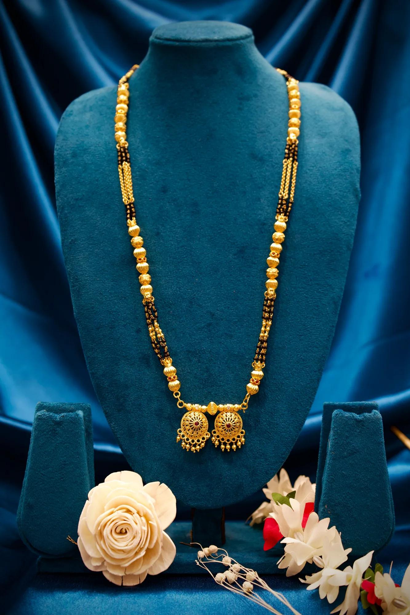 Royal Twin Disc Pendant Black Bead Mangalsutra