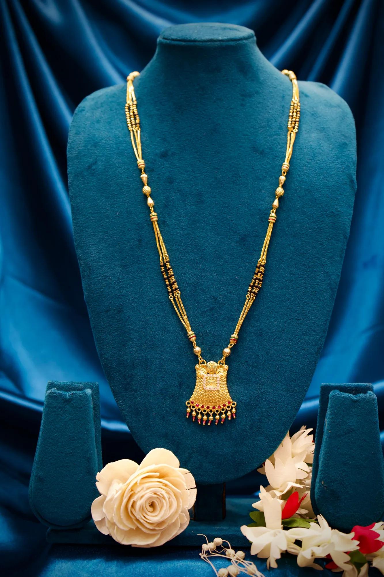 Regal Geometric Pendant Black Bead Mangalsutra