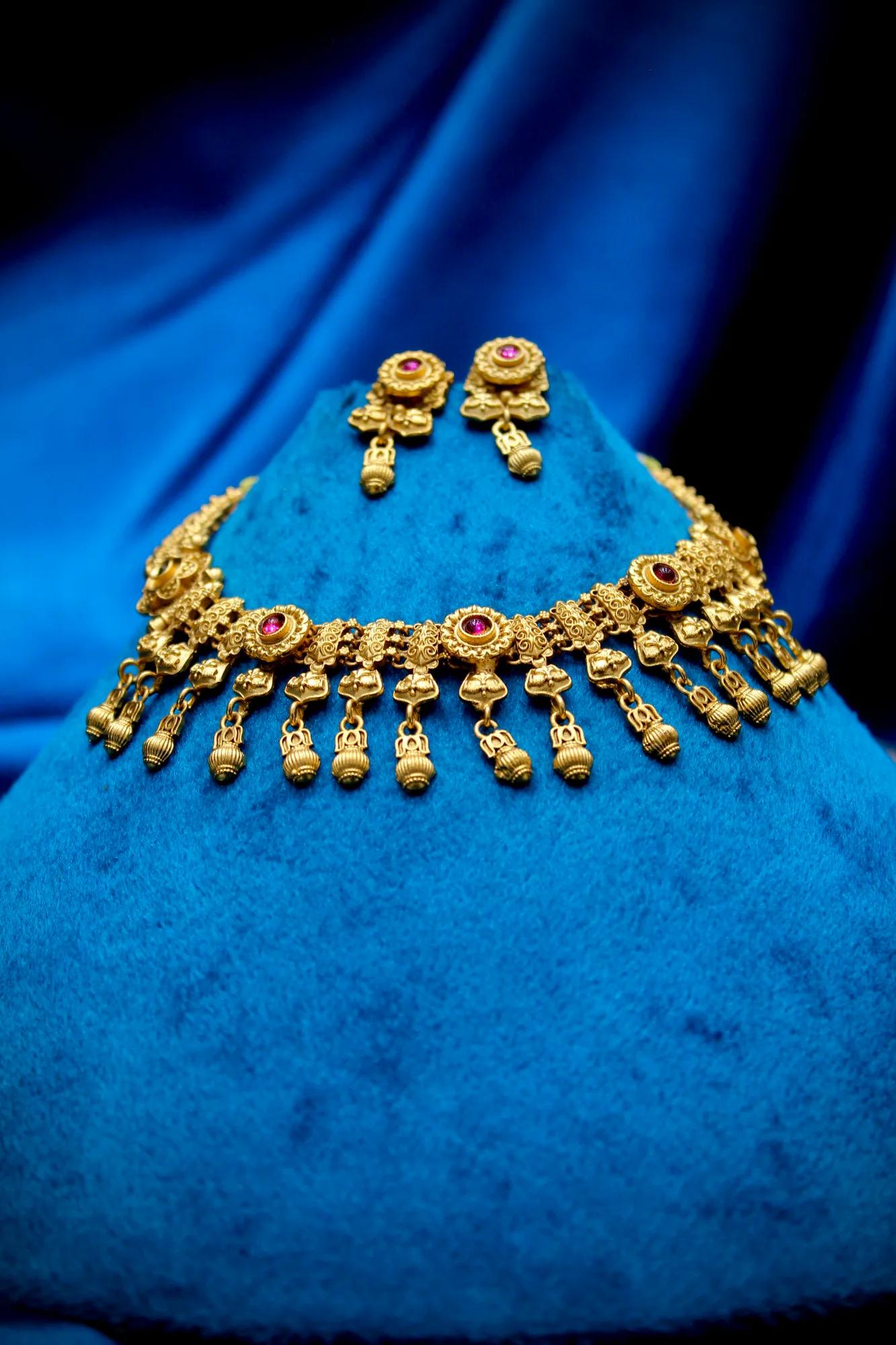 Antique Gold-Tone Choker Necklace Set — Image 2