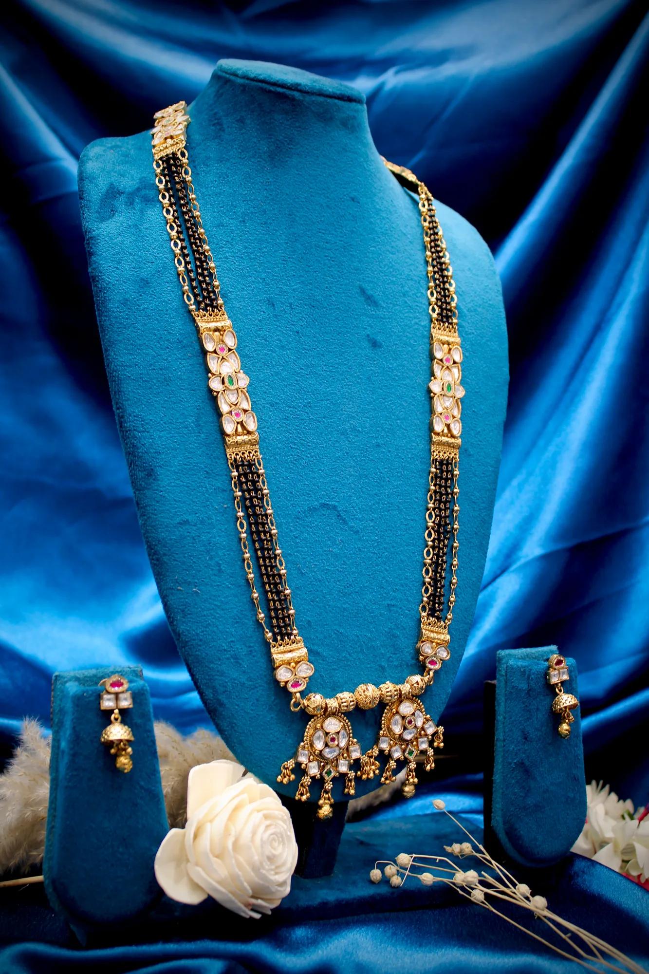 Traditional Floral Kundan Mangalsutra Set with Earrings — Image 2