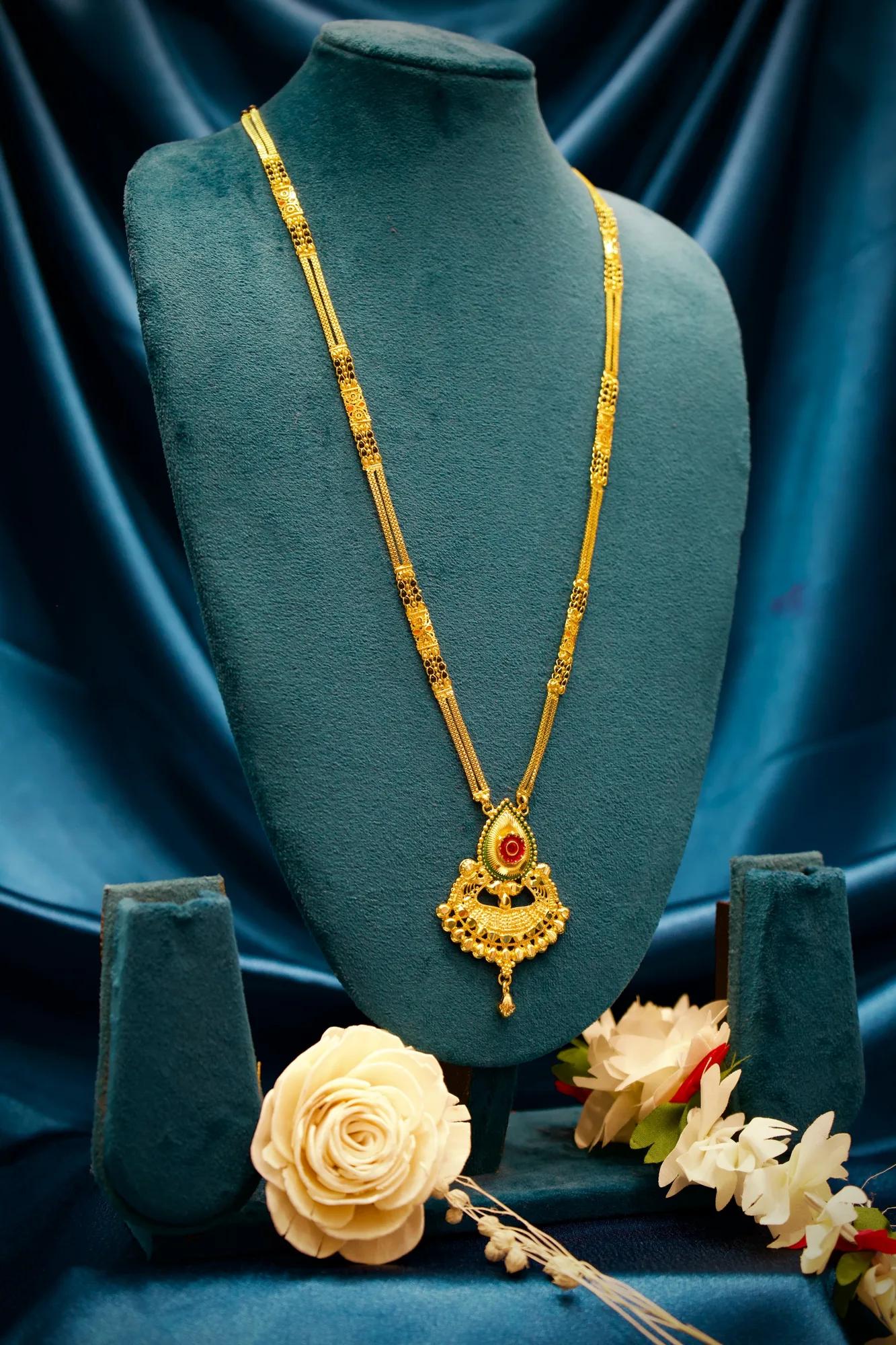 Royal Teardrop Pendant Gold-Tone Mangalsutra