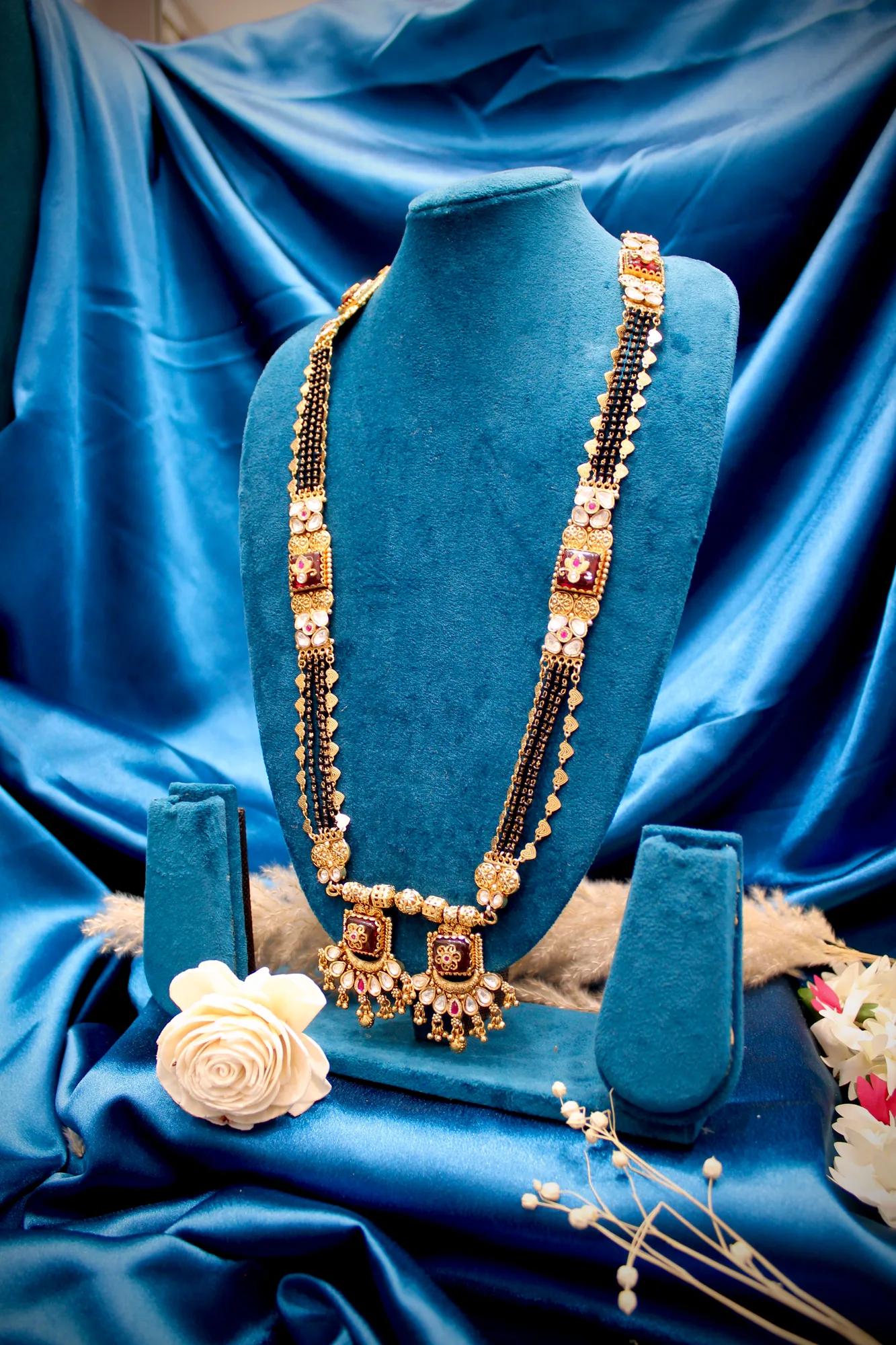 Royal Kundan Dual-Pendant Mangalsutra Necklace — Image 3