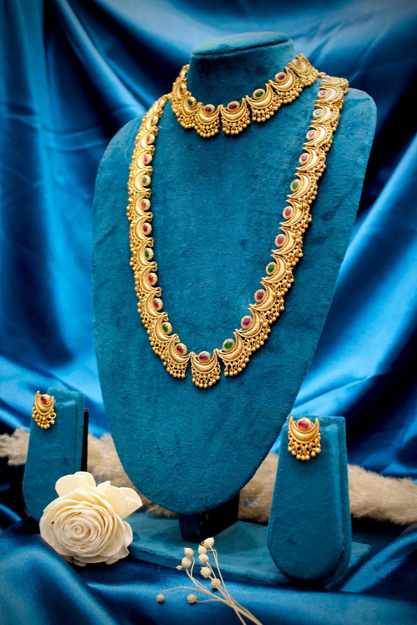 Royal Crescent Motif Necklace Set with Choker — Image 2