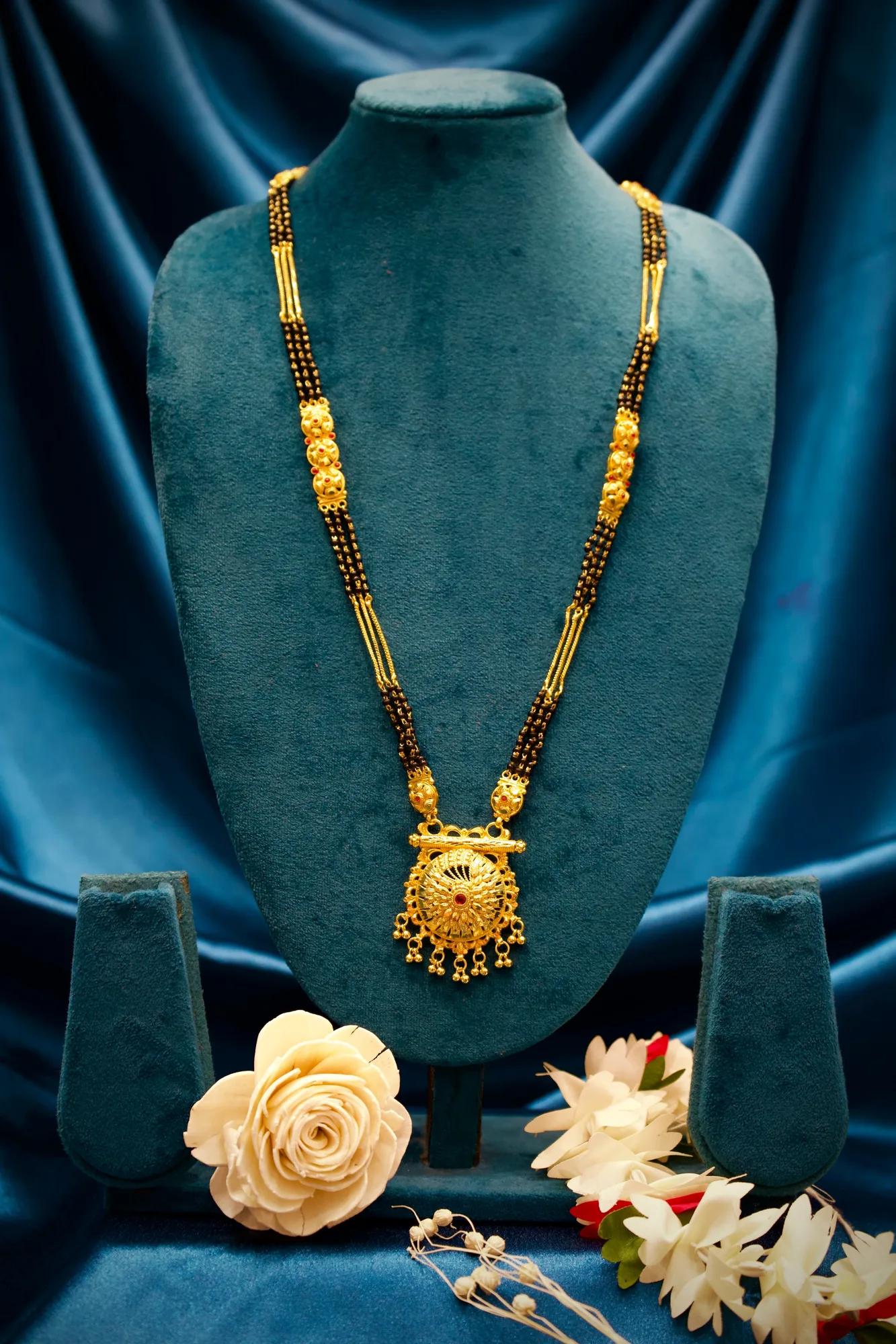 Royal Sunburst Pendant Black Bead Mangalsutra