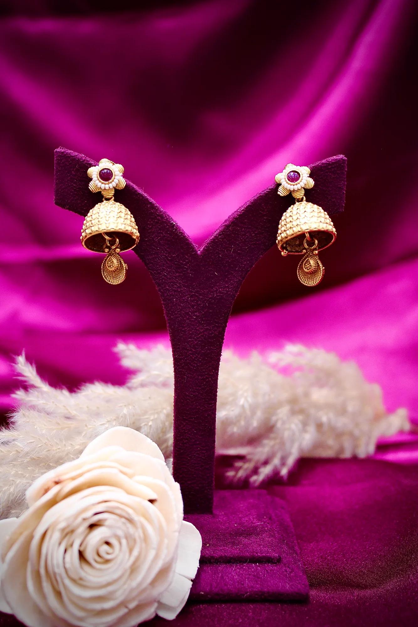 Royal Multi-Layer Pearl Haar Set with Antique Gold Motifs — Image 5