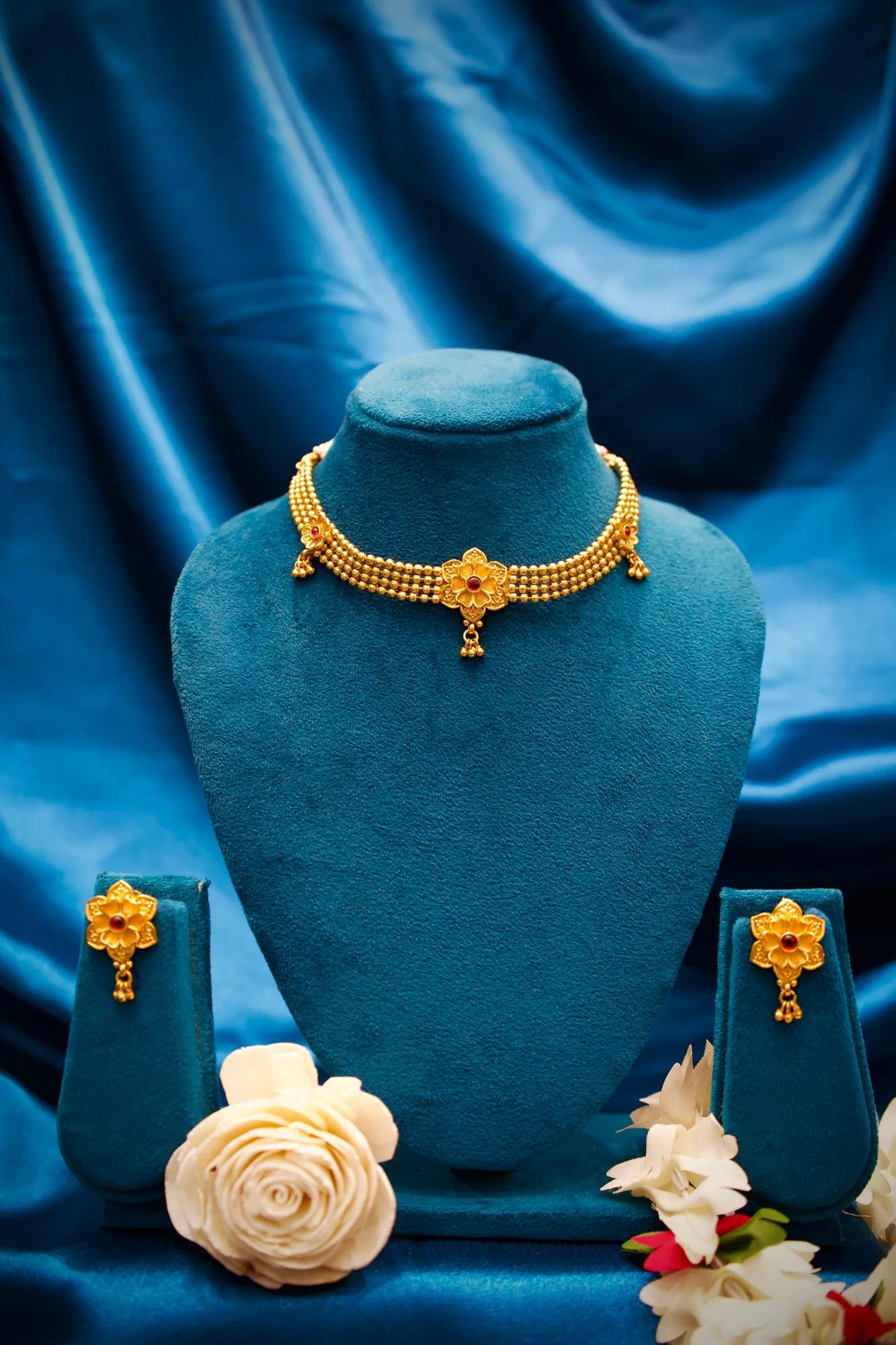 Floral Antique Gold Finish Choker Necklace Set