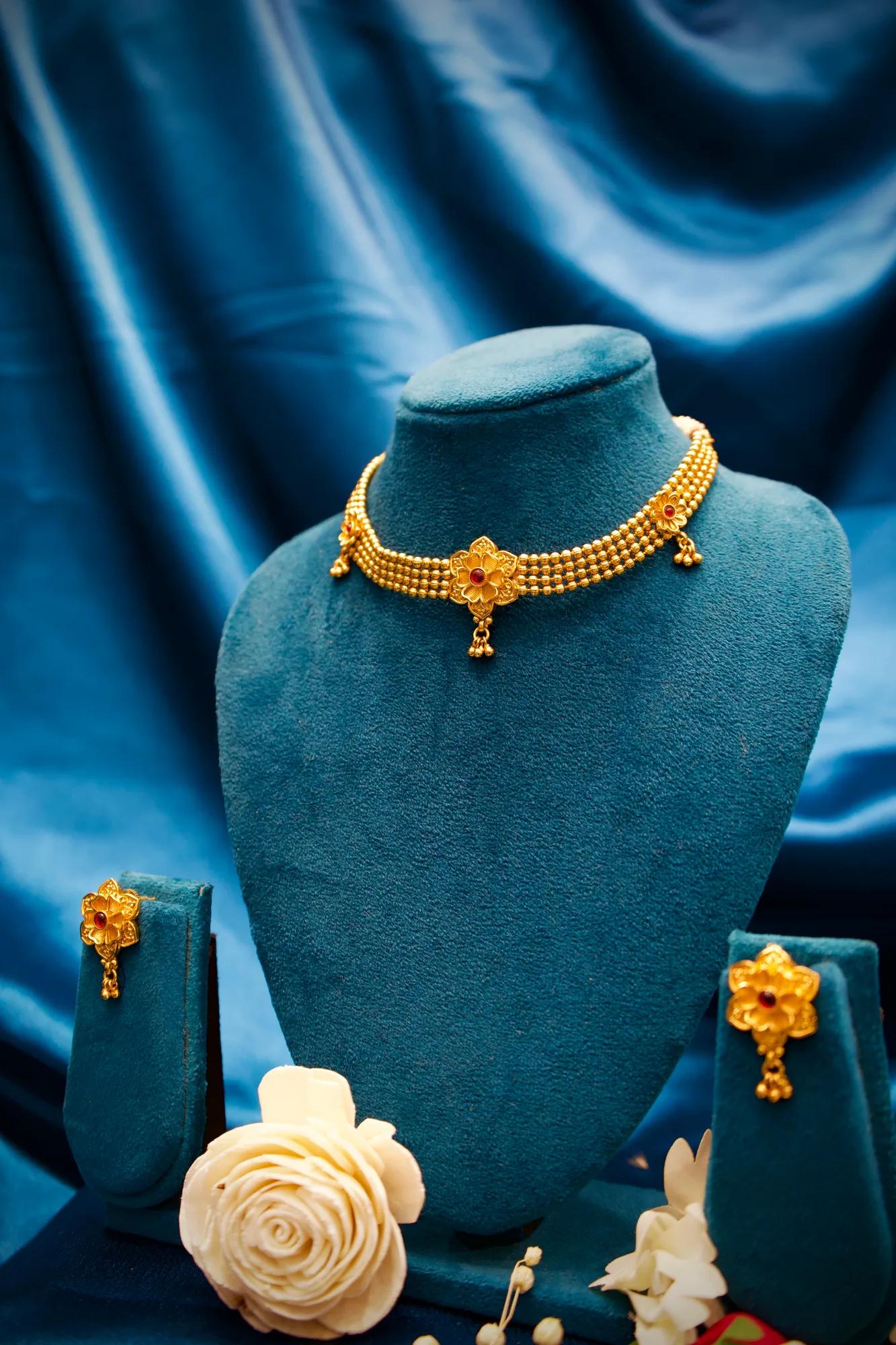 Floral Antique Gold Finish Choker Necklace Set