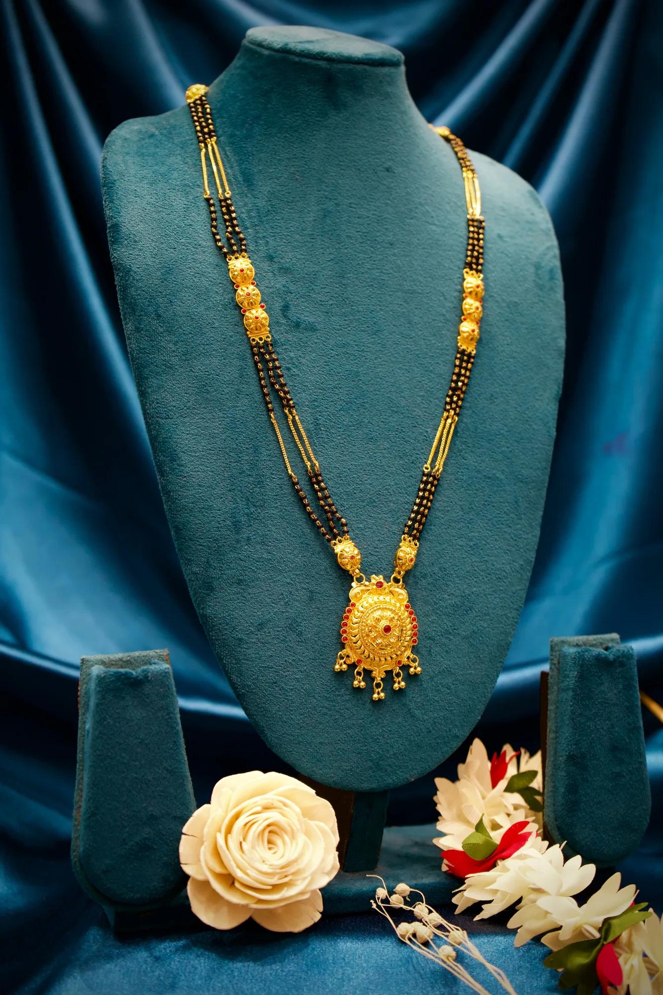 Royal Circular Pendant Black Bead Mangalsutra