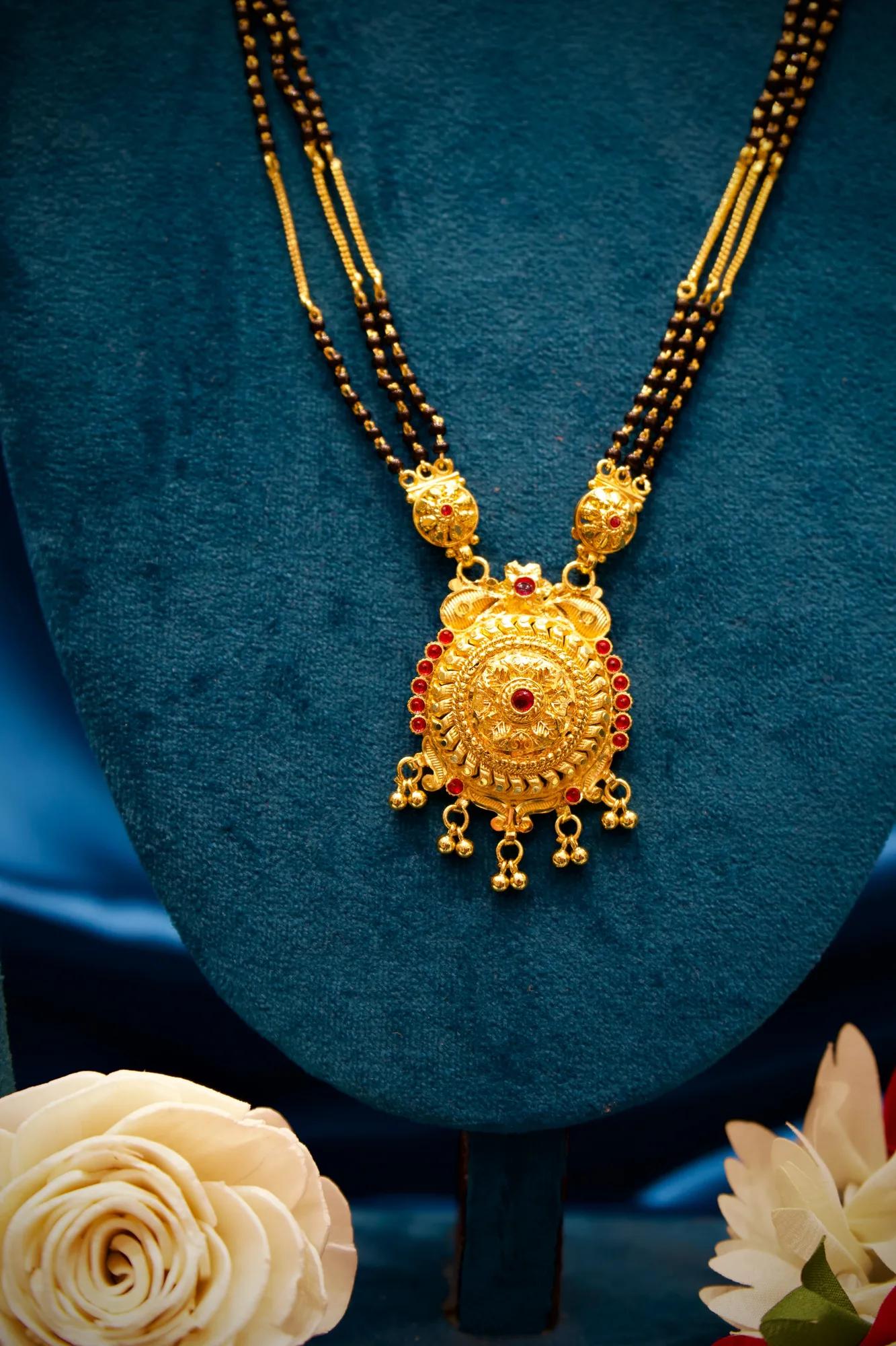 Royal Circular Pendant Black Bead Mangalsutra