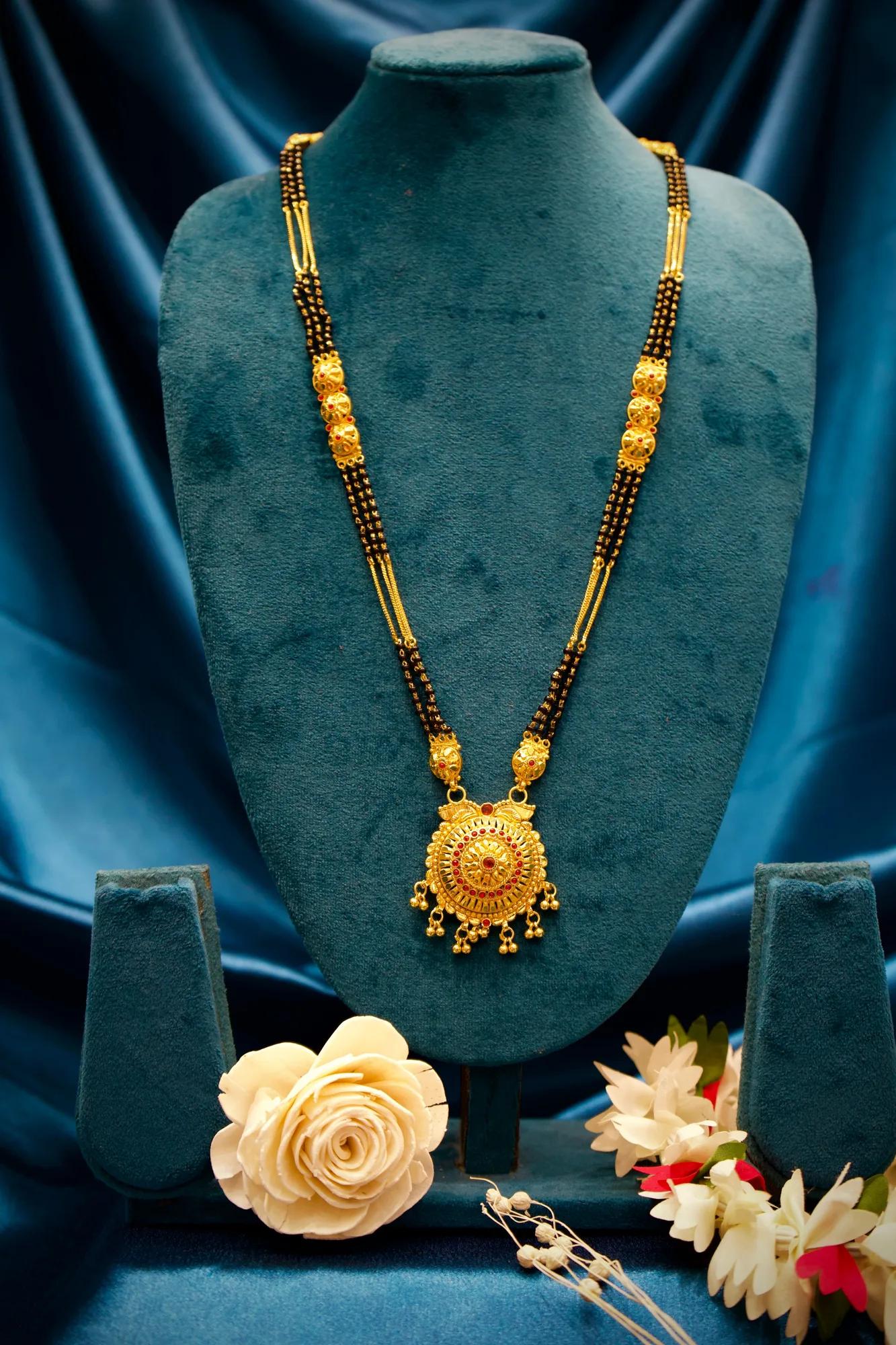 Royal Circular Pendant Black Bead Mangalsutra