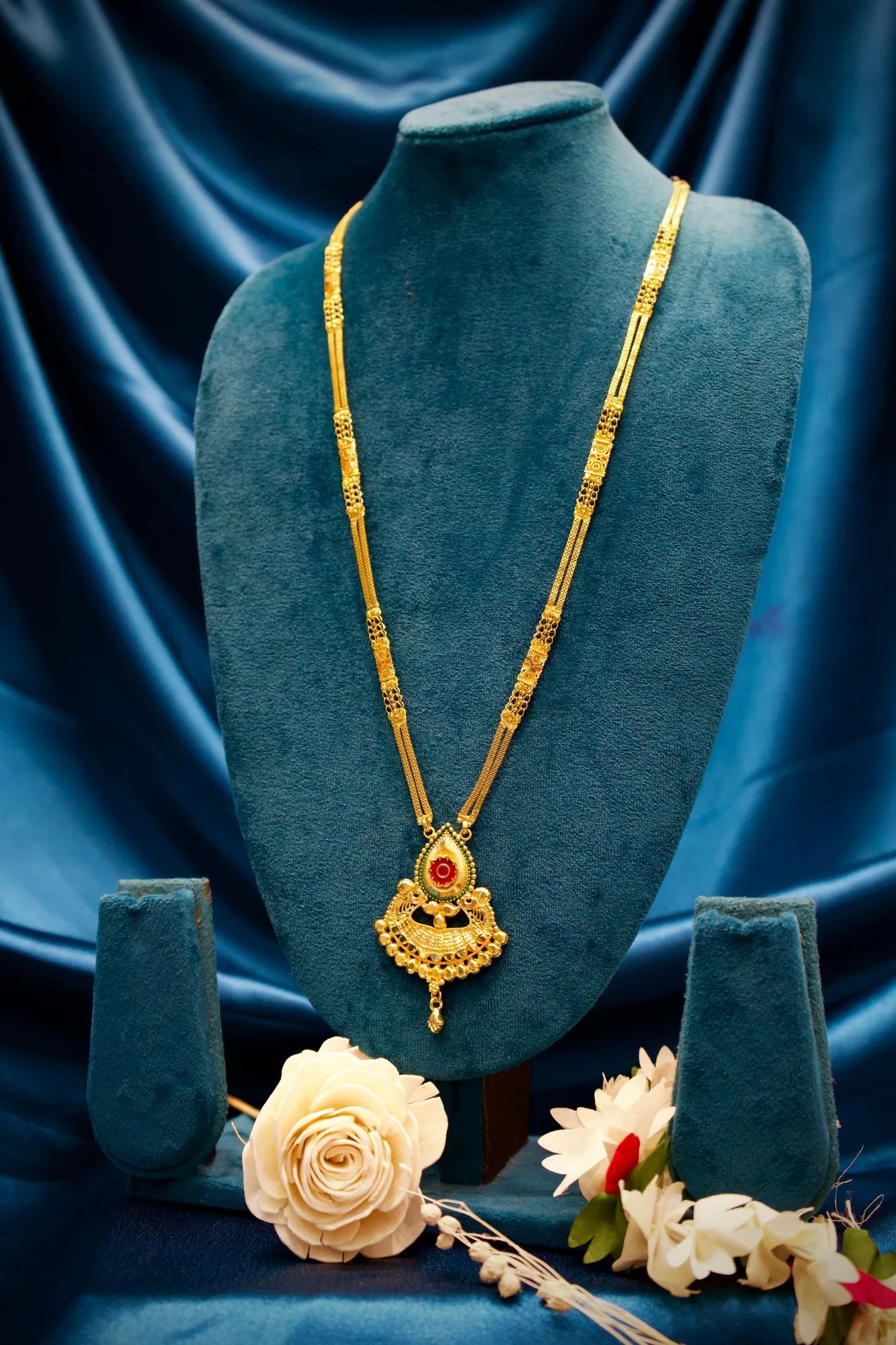 Royal Teardrop Pendant Gold-Tone Mangalsutra