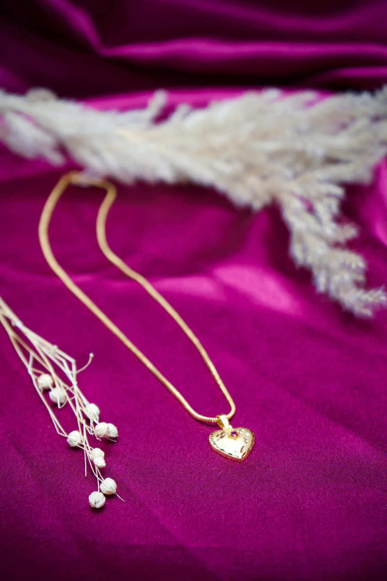 Elegant Heart Pendant Gold Chain with Ruby Accent