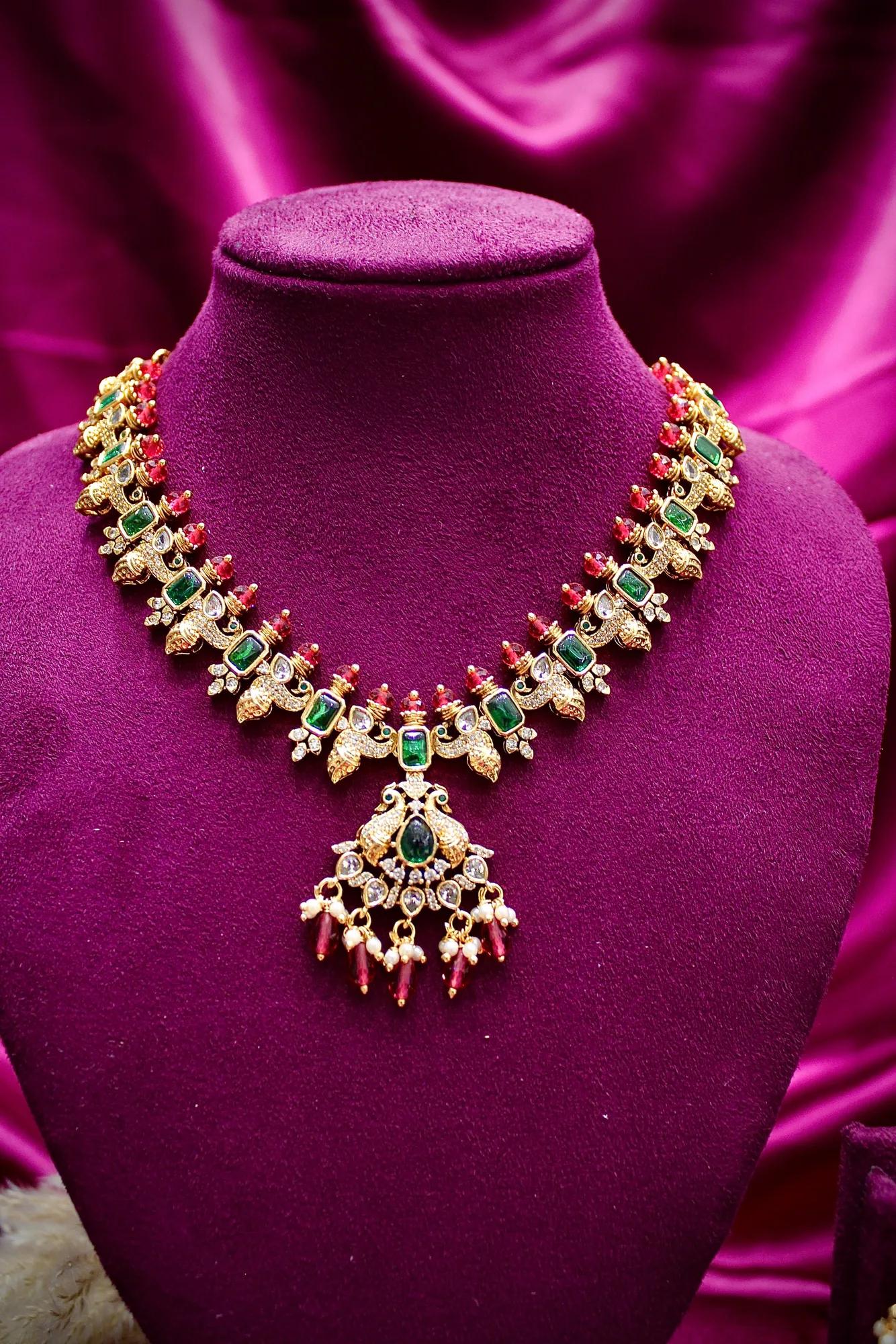 Emerald Green Antique Choker Necklace Set — Image 4