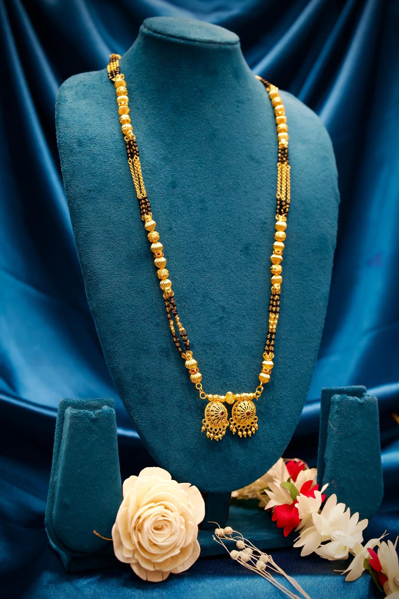 Royal Twin Disc Pendant Black Bead Mangalsutra