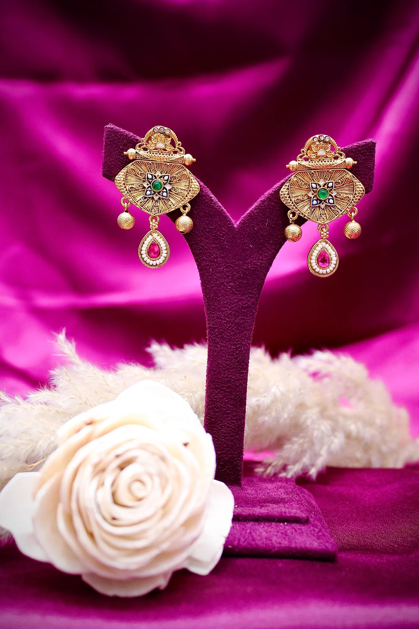 Traditional Pearl Mala Pendant Necklace Set with Ruby Accents — Image 5