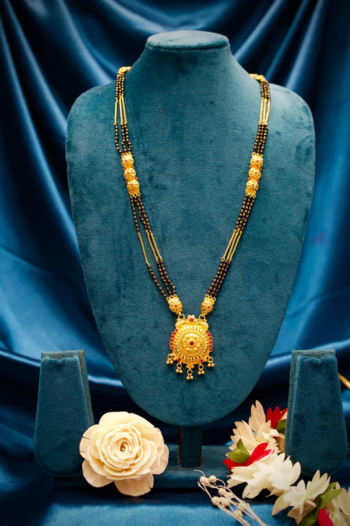 Royal Circular Pendant Black Bead Mangalsutra