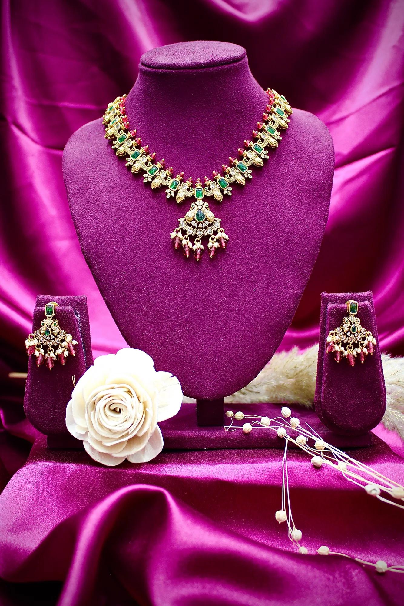 Emerald Green Antique Choker Necklace Set