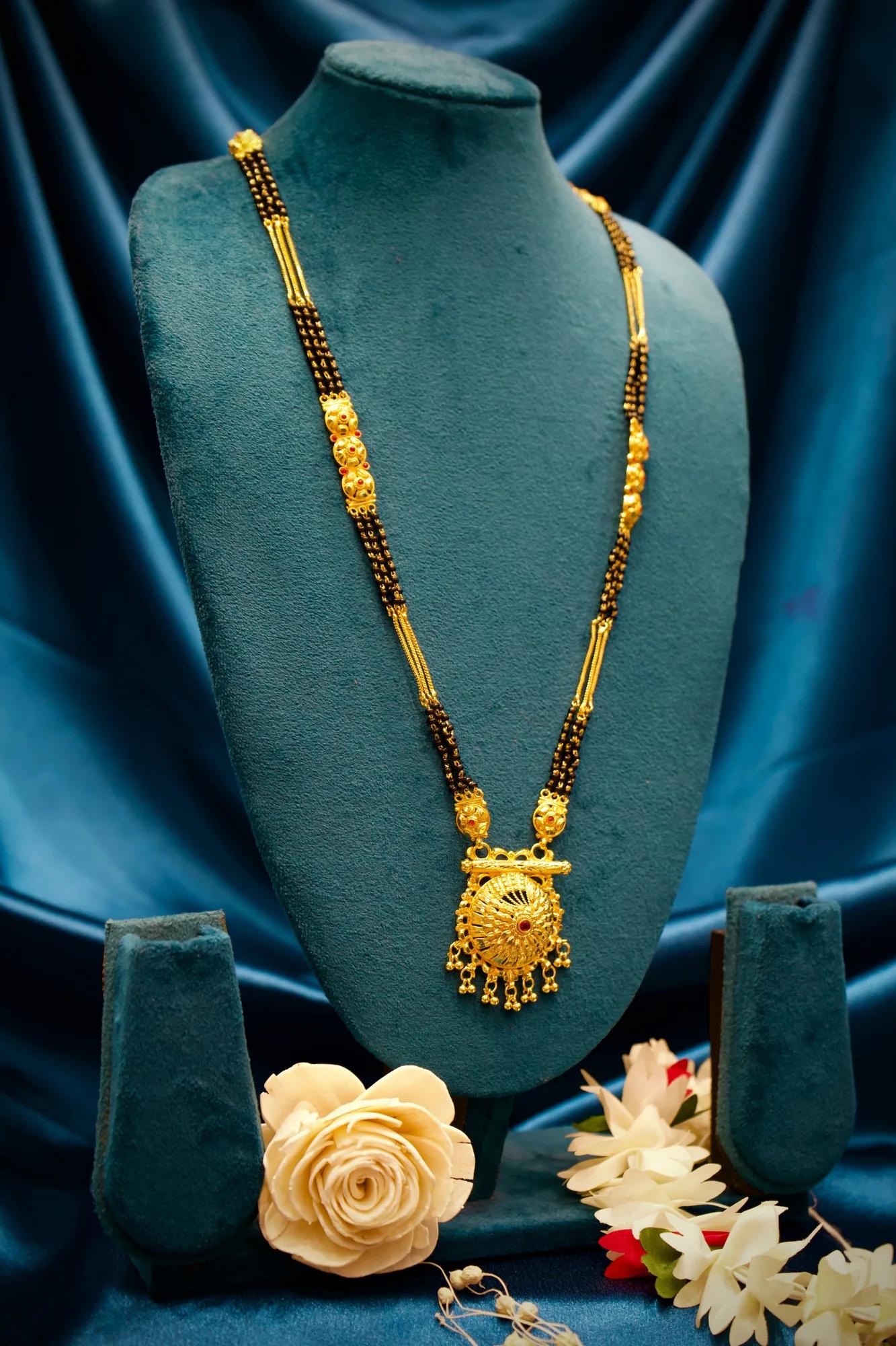 Royal Sunburst Pendant Black Bead Mangalsutra
