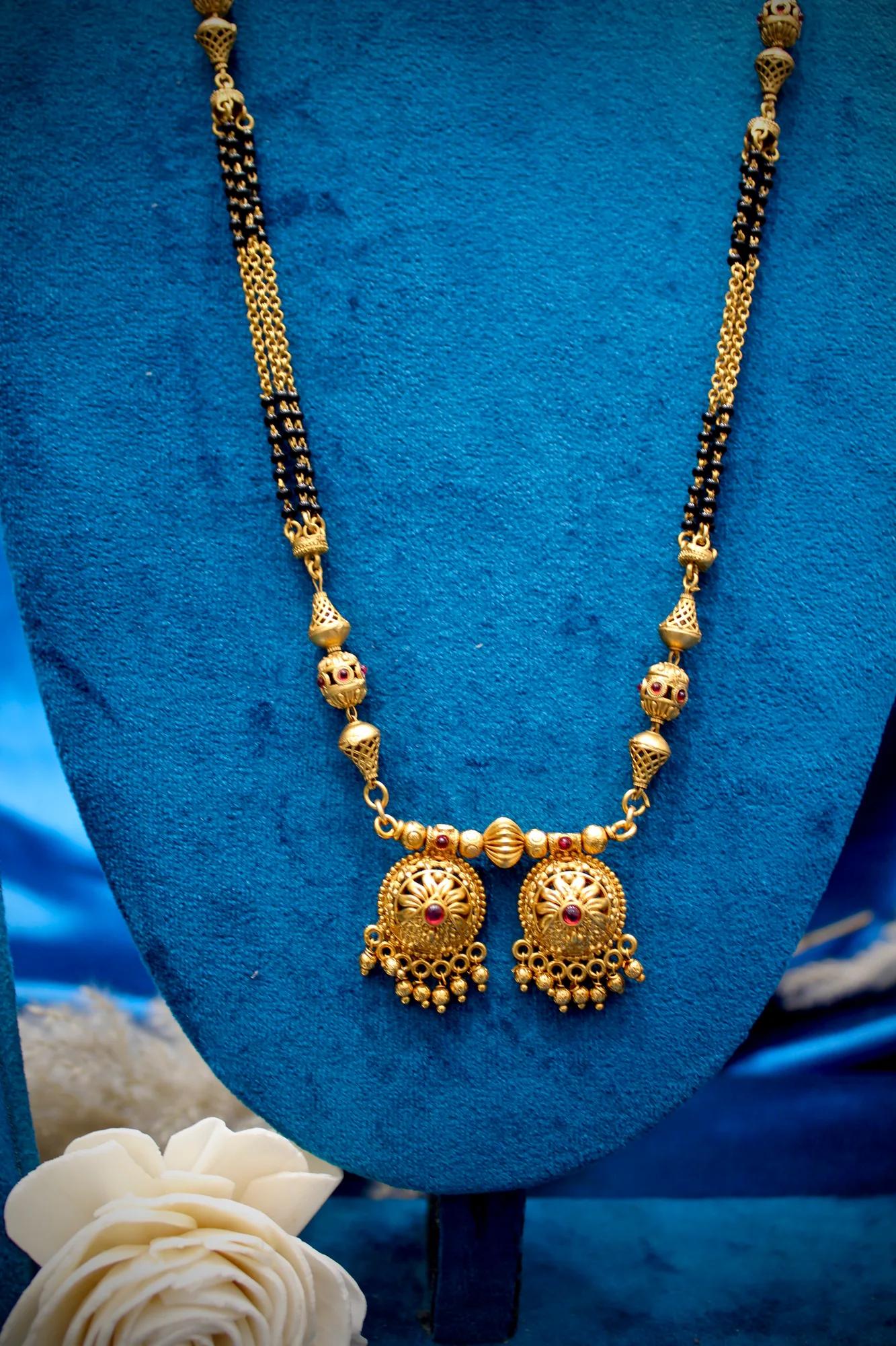 Classic Antique Gold Twin Floral Pendant Mangalsutra