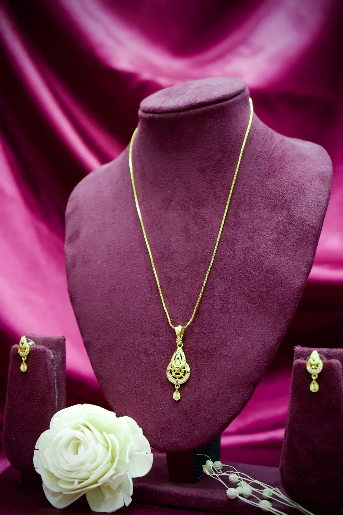 Traditional Paisley Gold Pendant Necklace