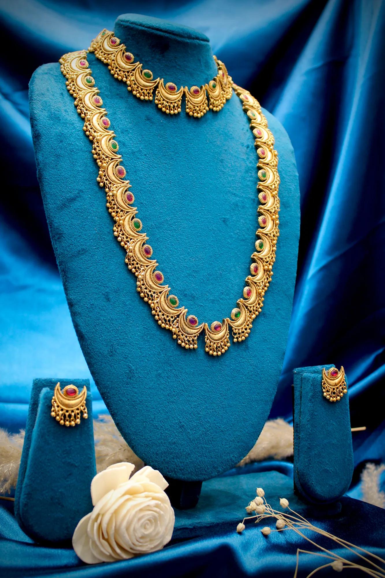 Royal Crescent Motif Necklace Set with Choker — Image 3