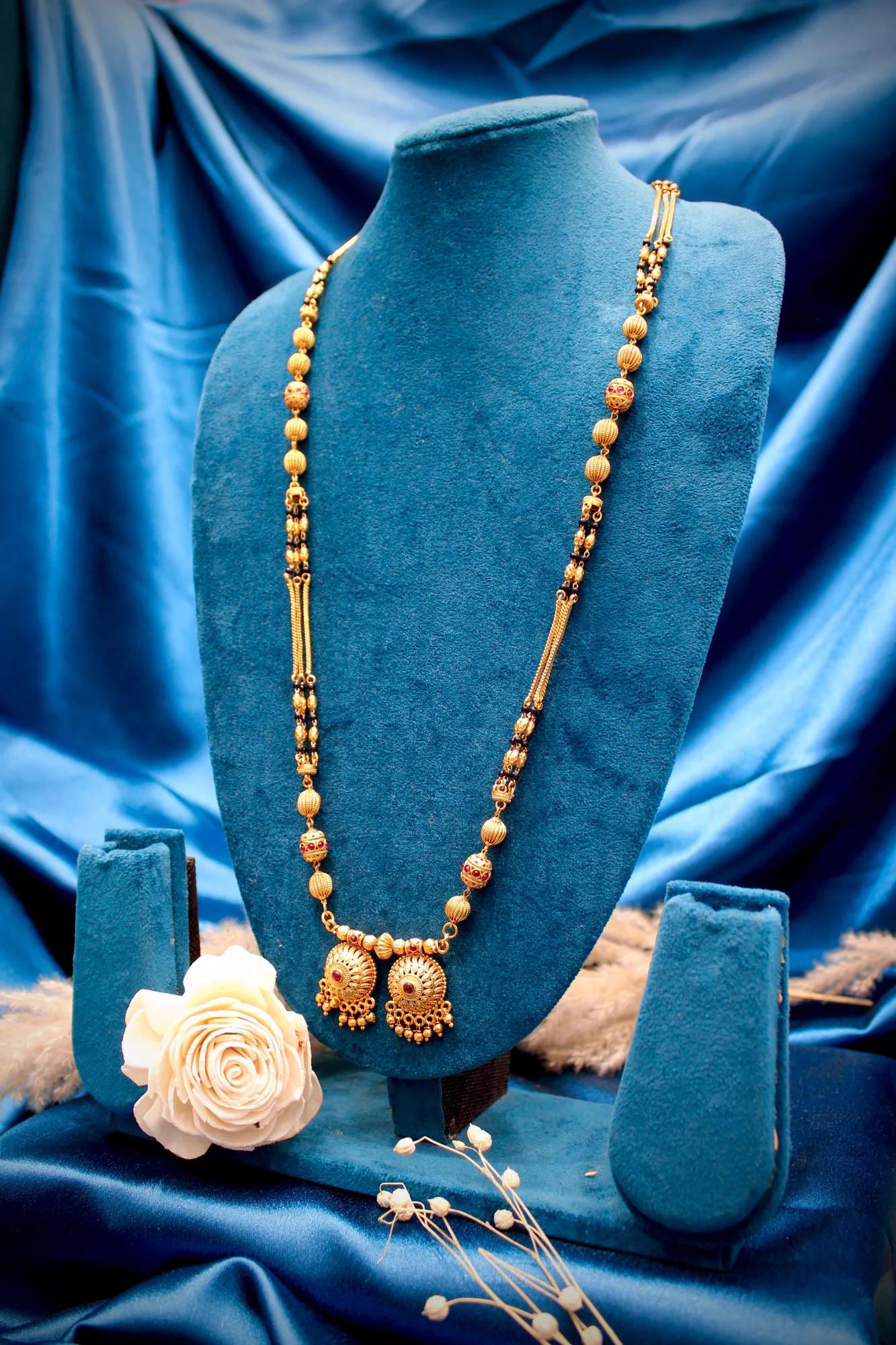 Elegant Antique Gold Twin Disc Mangalsutra Necklace — Image 3