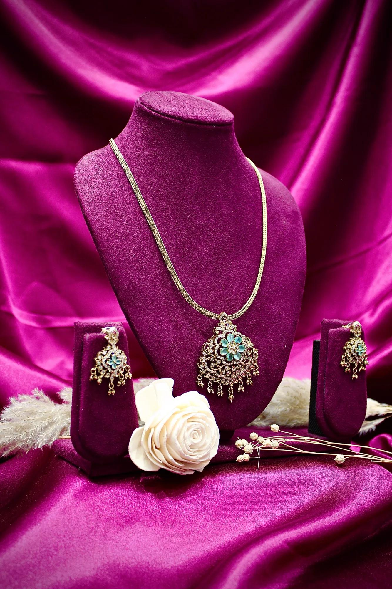 Floral Mint Stone Pendant Necklace Set