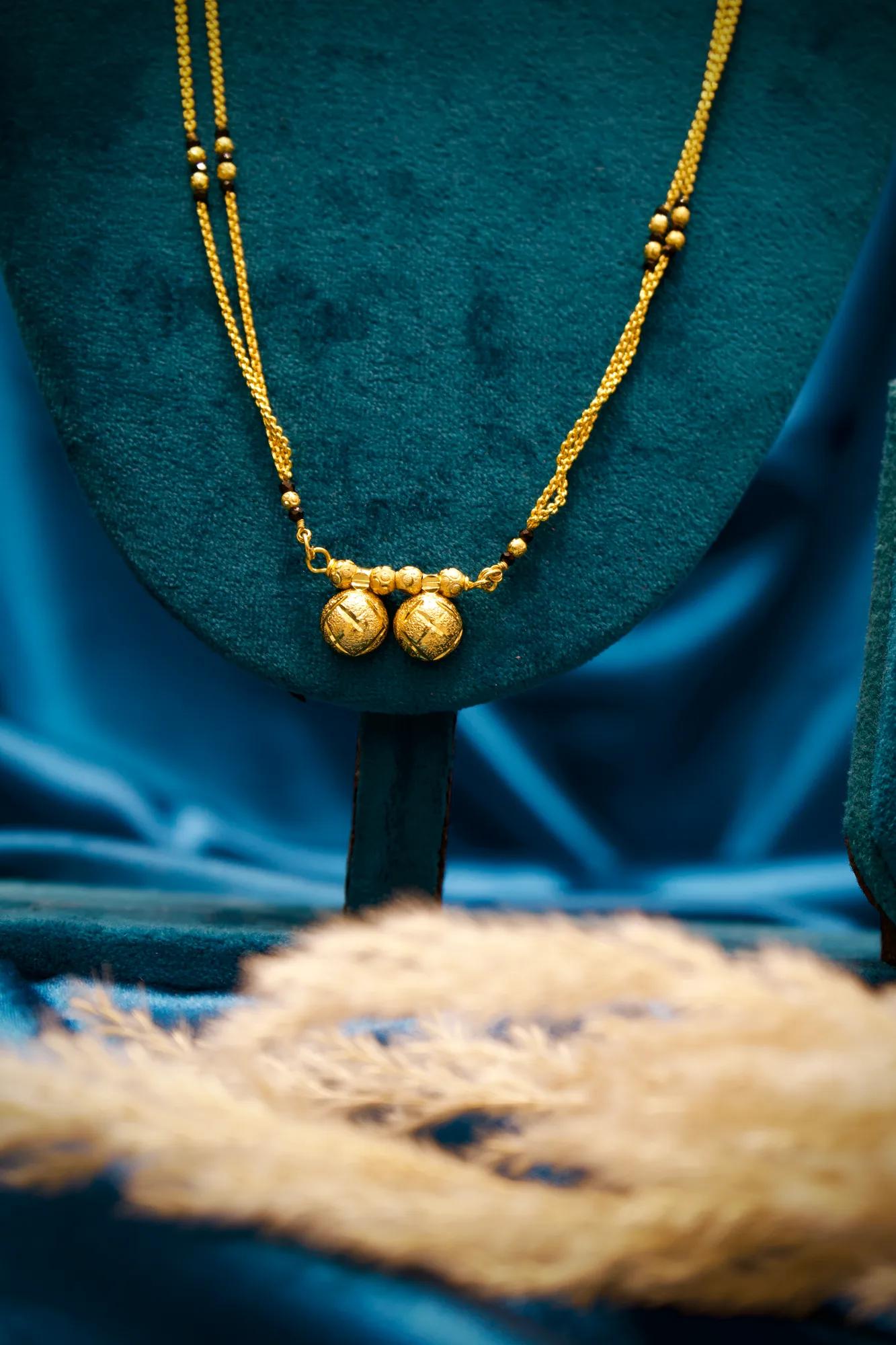 Classic Dual Coin Pendant Traditional Mangalsutra