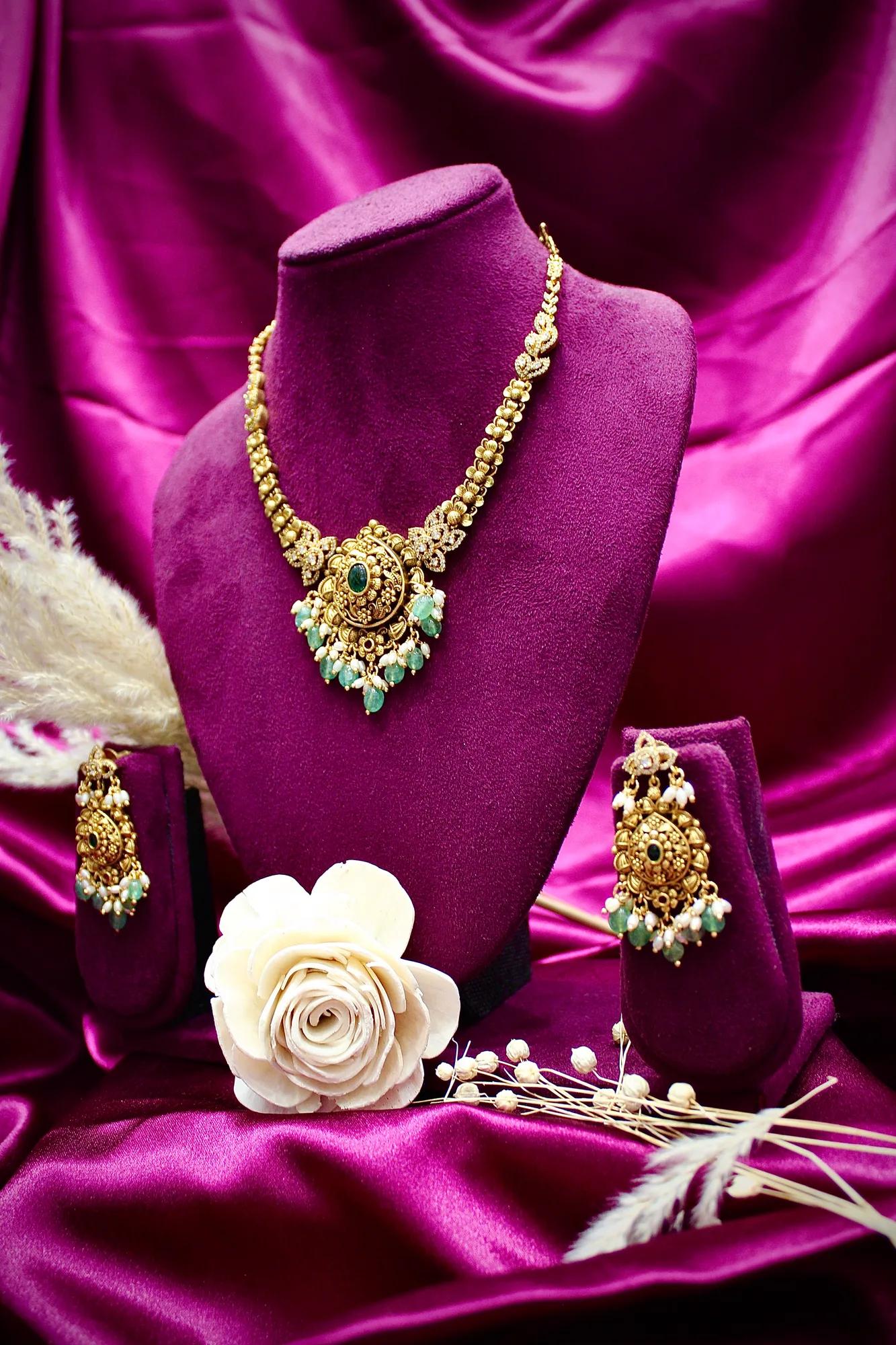 Antique Emerald Drop Pendant Necklace Set