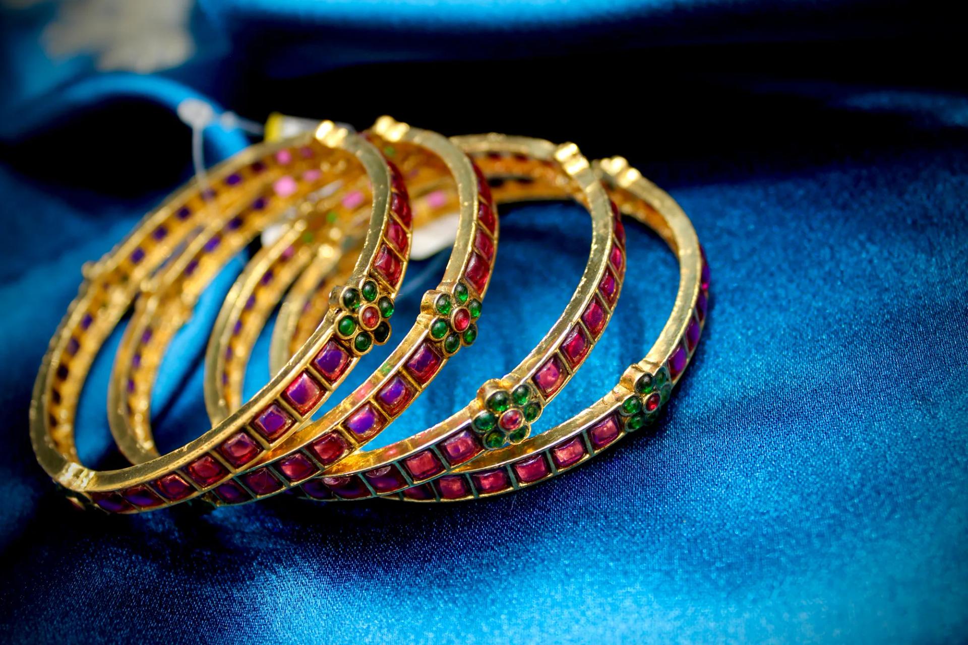 Ruby Green Floral Antique Stone Bangles Set