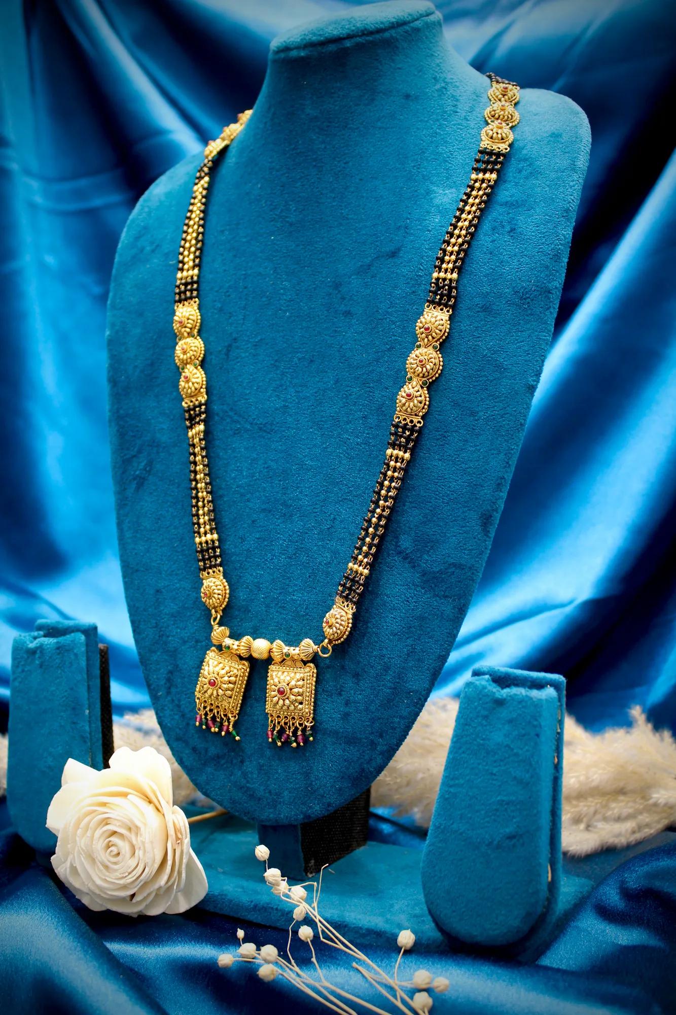 Royal Antique Gold Square Twin Pendant Black Bead Mangalsutra