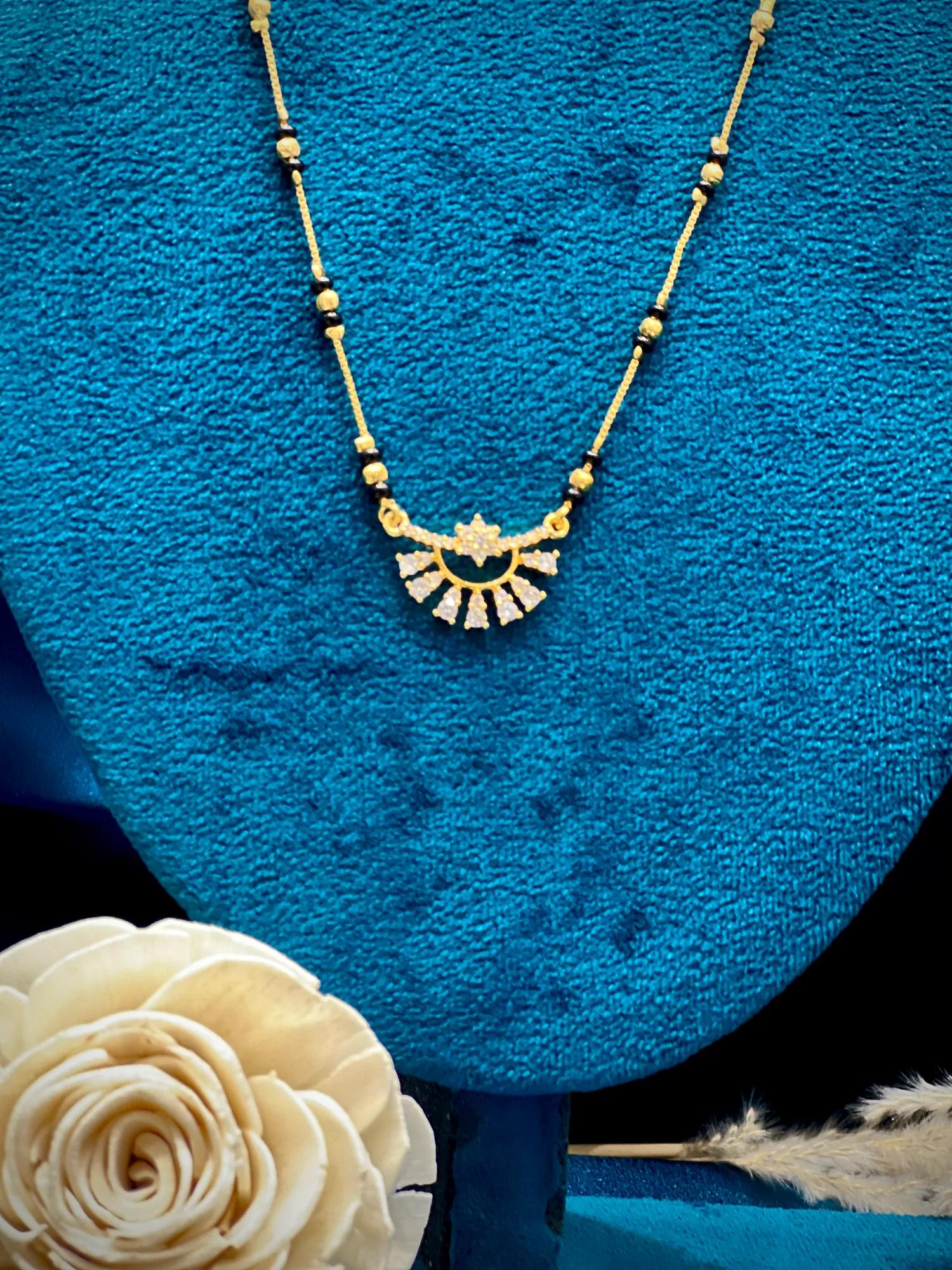 Short round whitesmall pendent mangalsutra