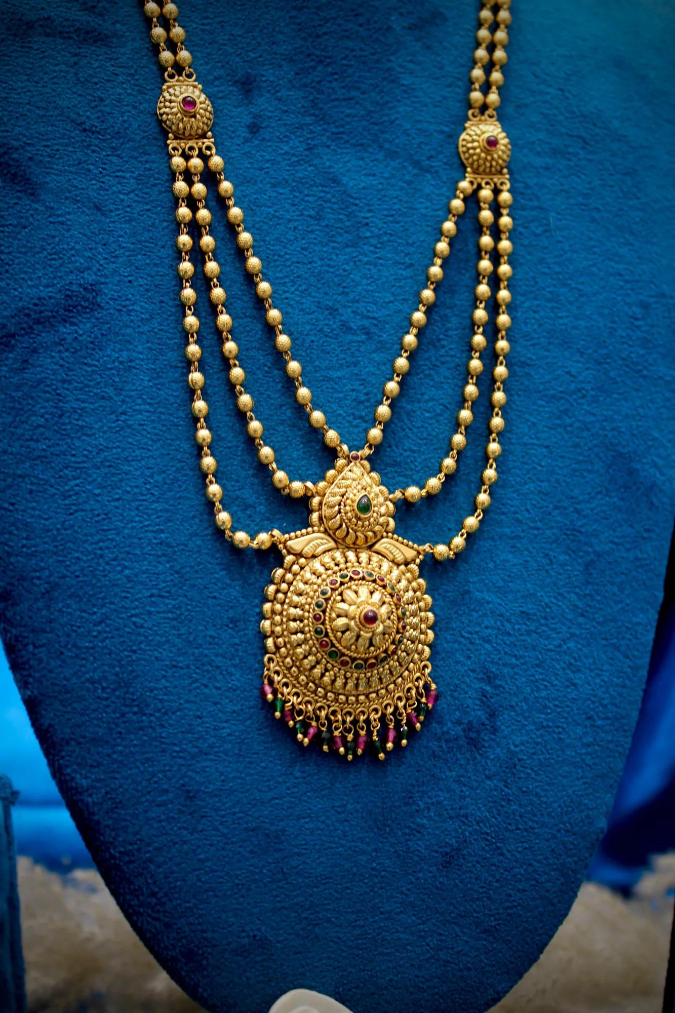 Royal Antique Layered Temple Pendant Necklace Set