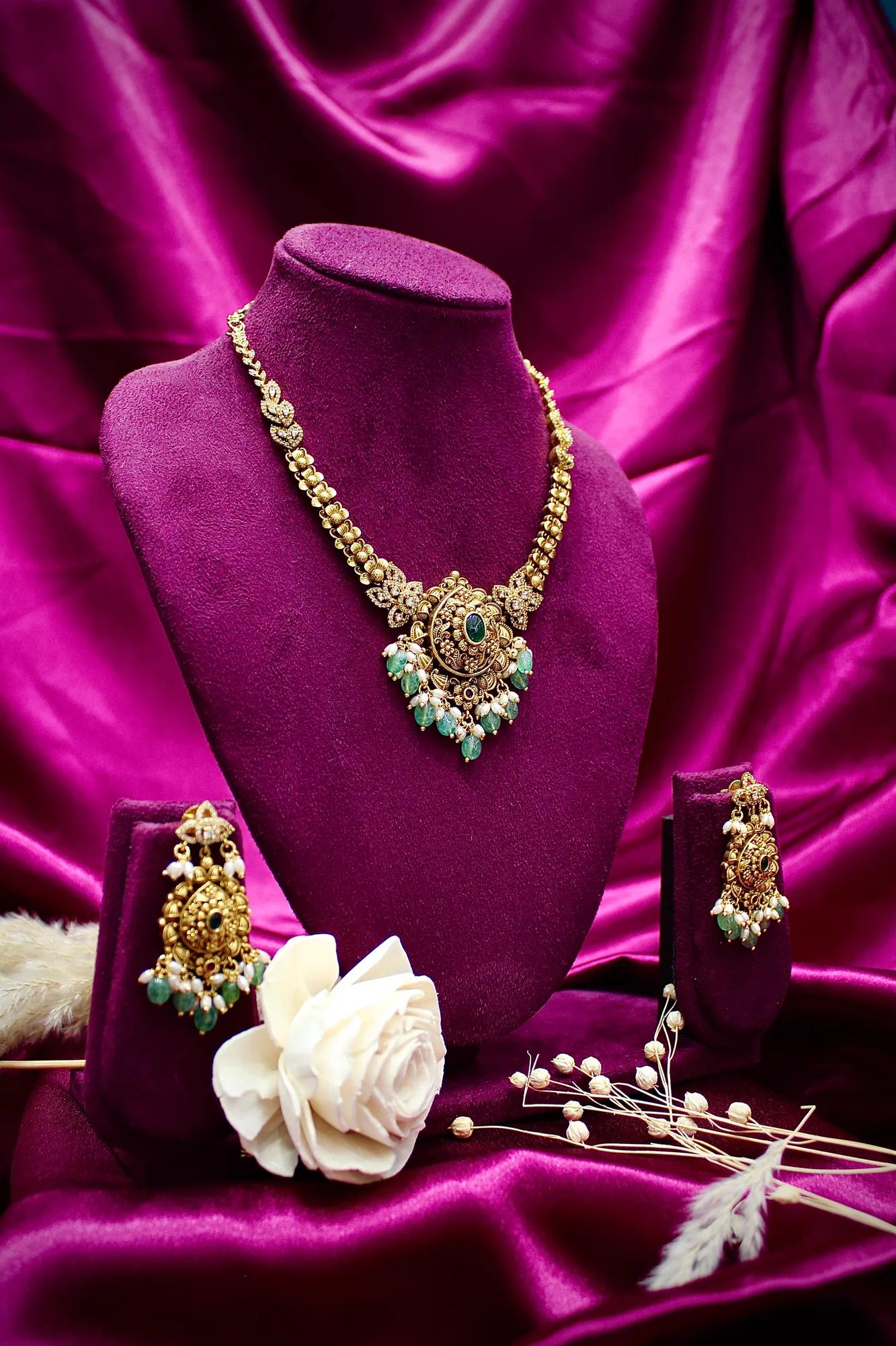 Antique Emerald Drop Pendant Necklace Set
