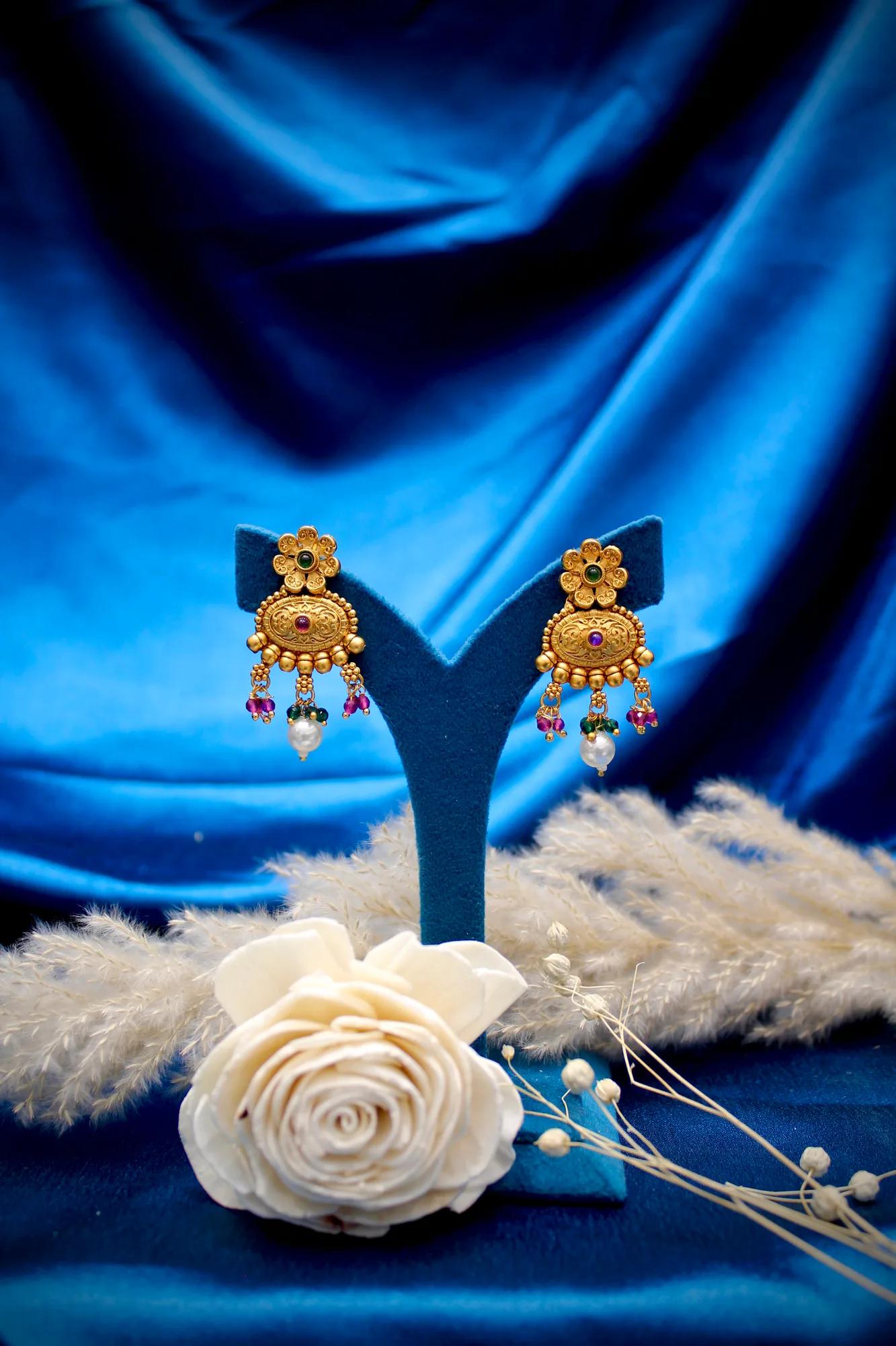 Bridal Antique Gold-Tone Haar Necklace Set with Maand Tika