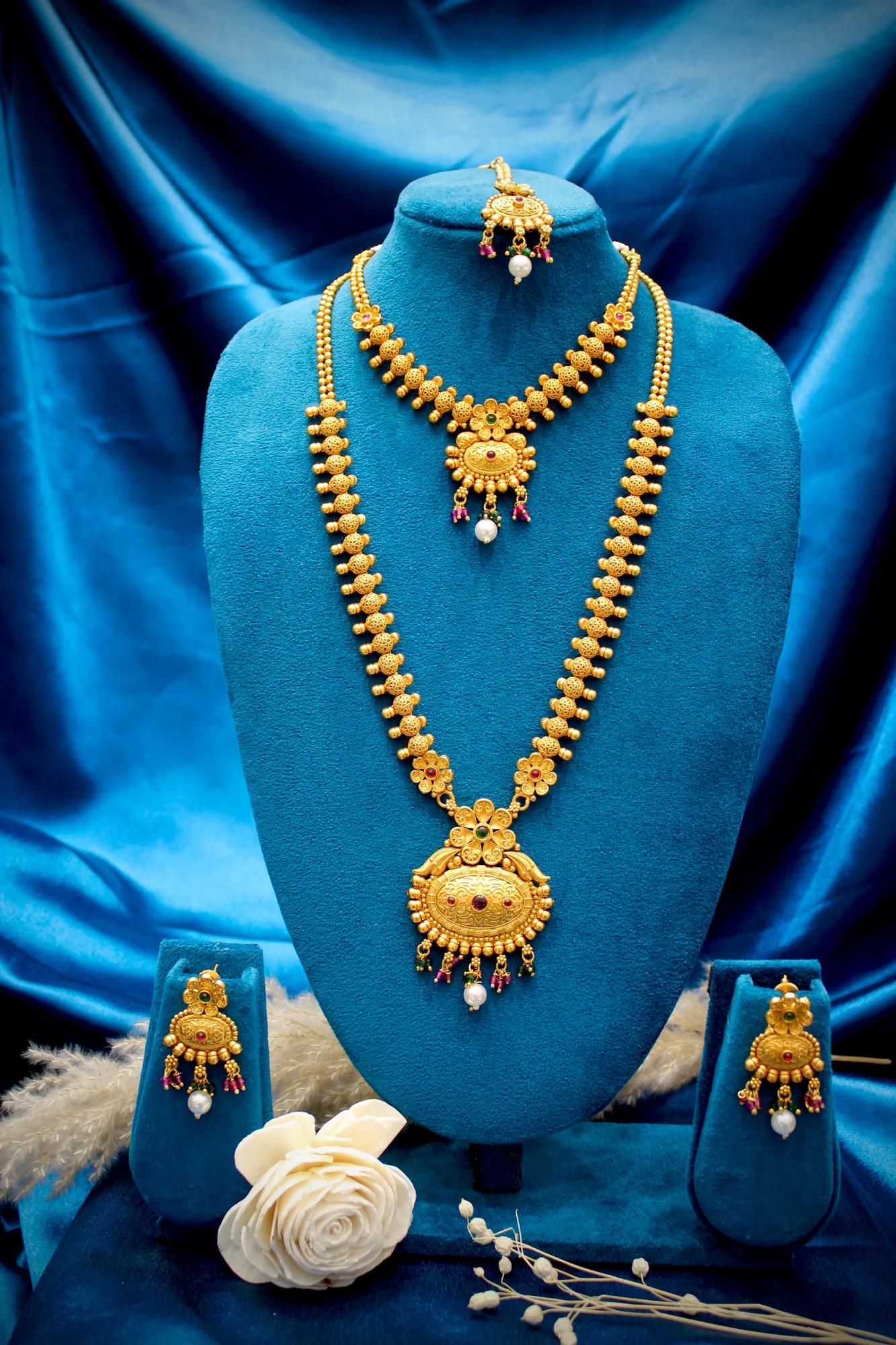 Bridal Antique Gold-Tone Haar Necklace Set with Maand Tika