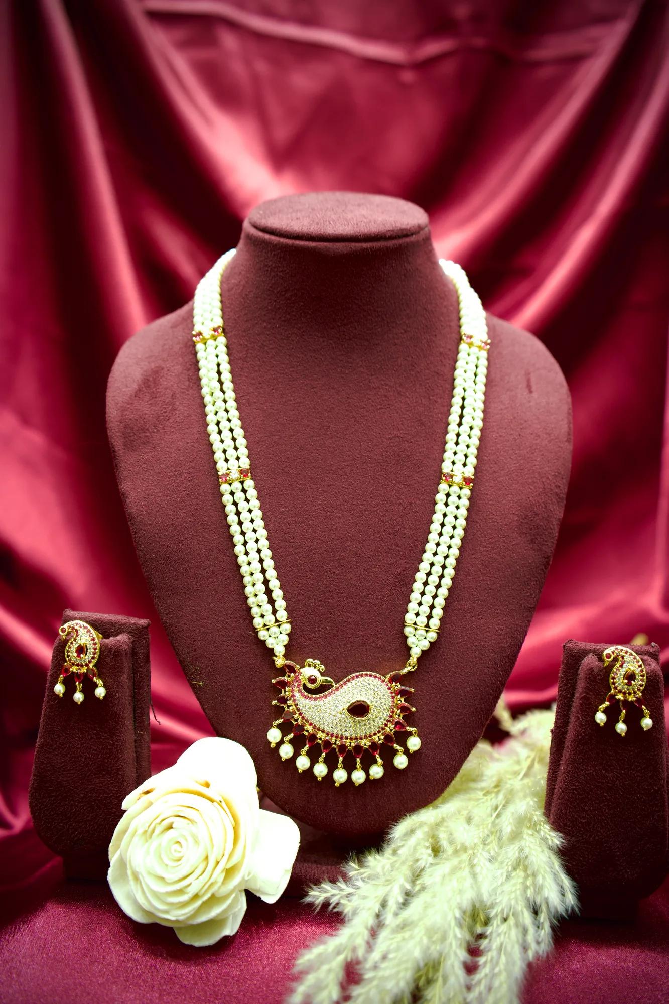 Royal Bird Motif Pearl Necklace Set