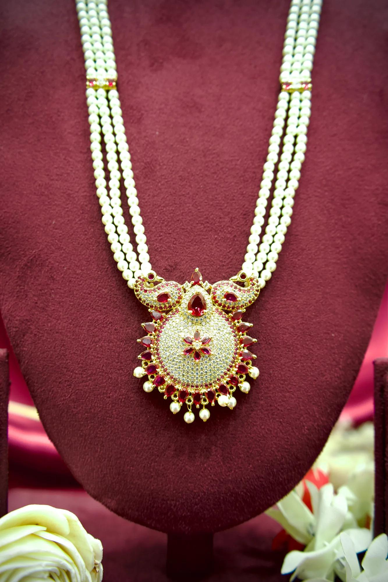 Regal Pearl Oval Pendant Necklace Set