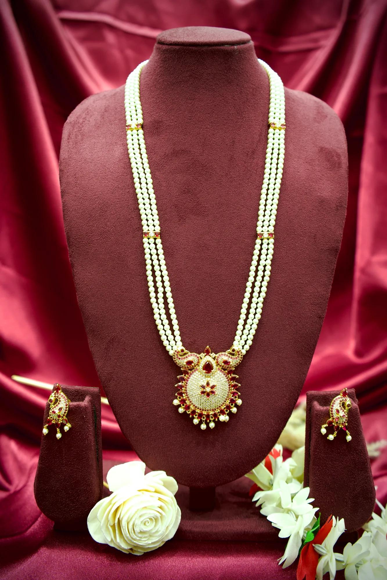 Regal Pearl Oval Pendant Necklace Set