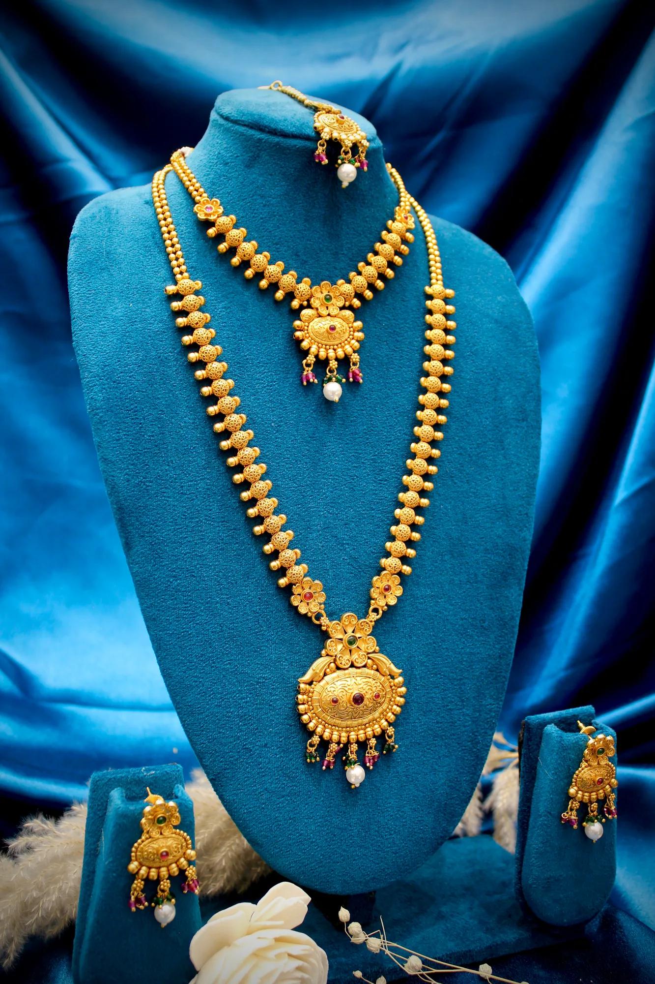 Bridal Antique Gold-Tone Haar Necklace Set with Maand Tika