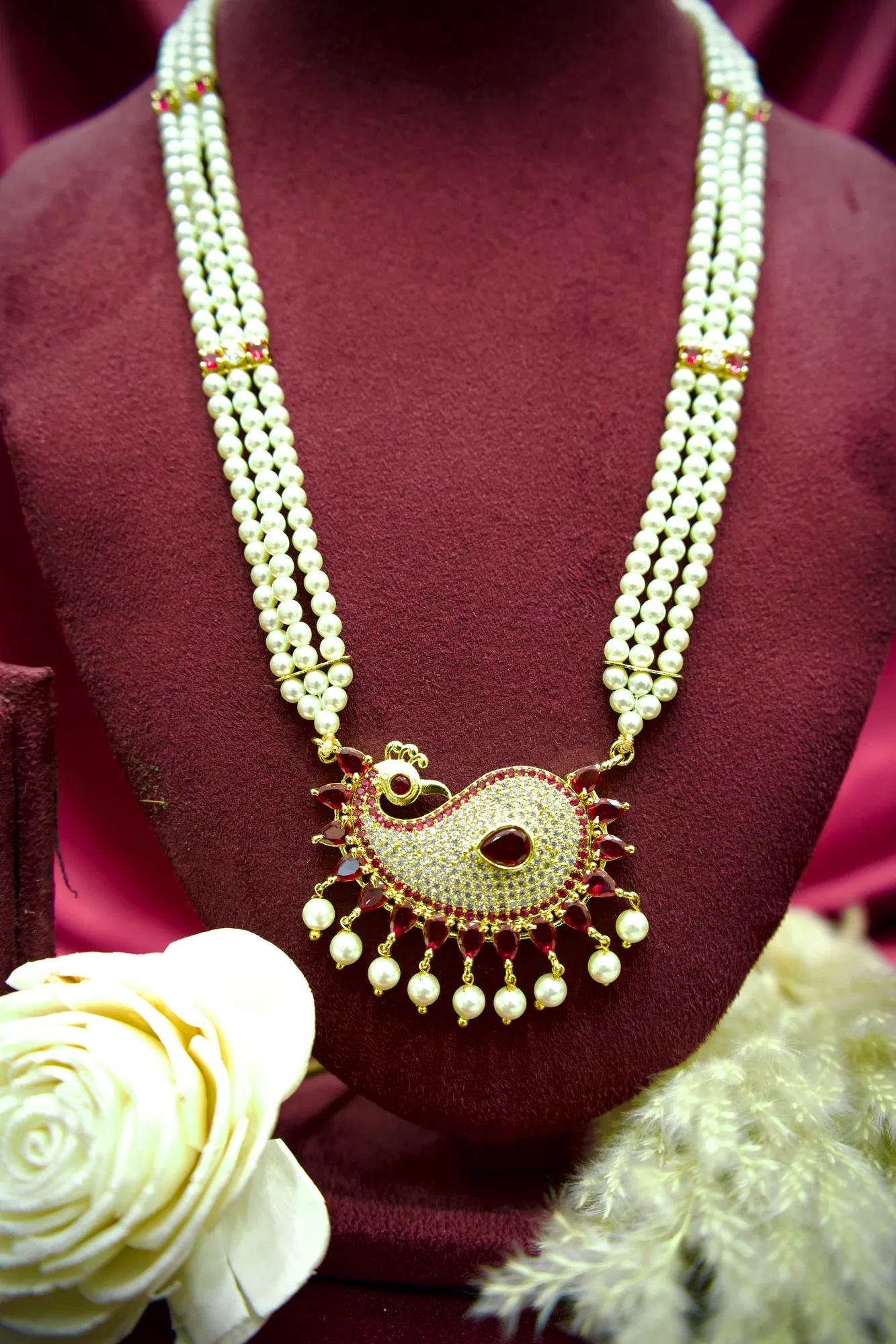Royal Bird Motif Pearl Necklace Set