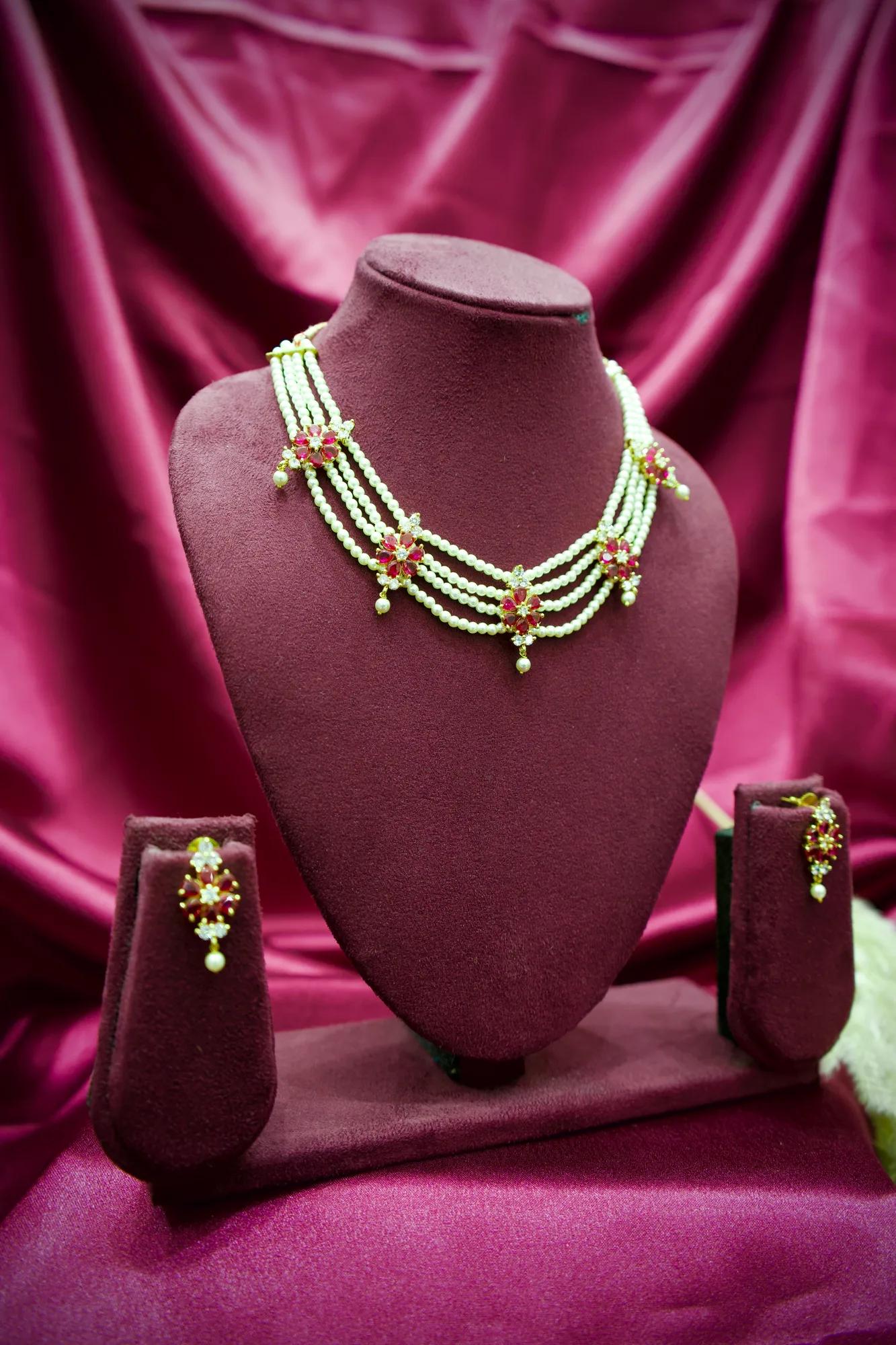 Floral Pearl Layered Choker Necklace Set