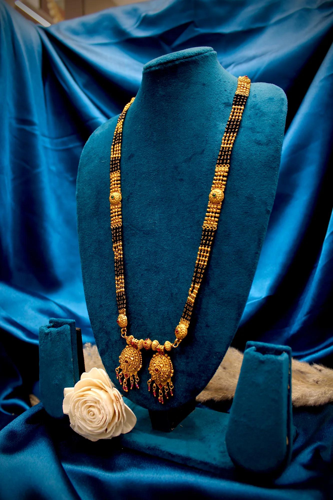 Traditional Antique Gold Twin Pendant Black Bead Mangalsutra