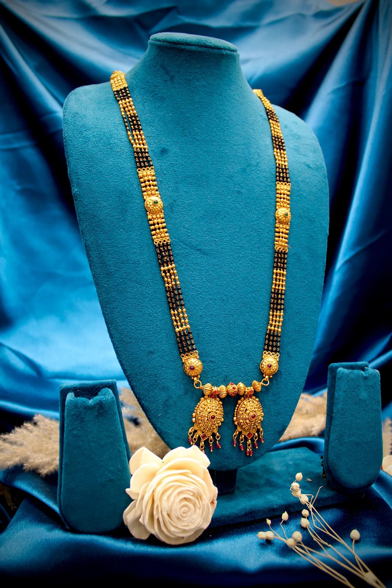 Traditional Antique Gold Twin Pendant Black Bead Mangalsutra