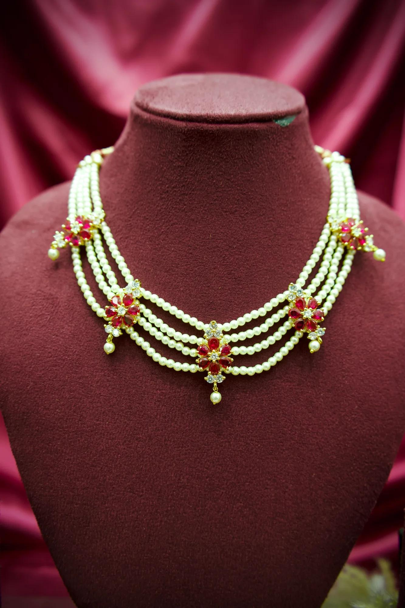 Floral Pearl Layered Choker Necklace Set